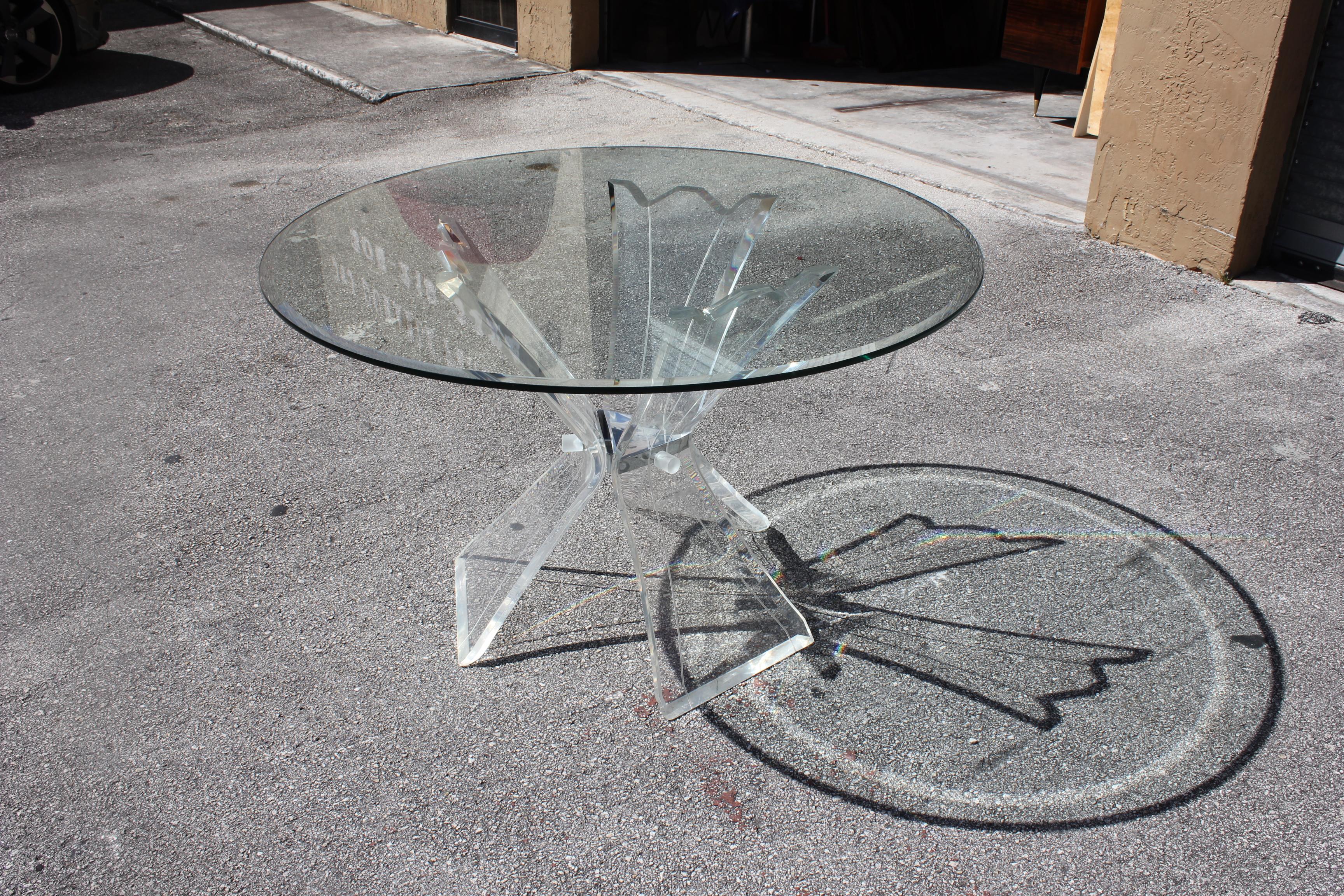 Mid-Century Modern Triple Butterfly Lucite Dining Table or Centre Table In Good Condition In Hialeah, FL