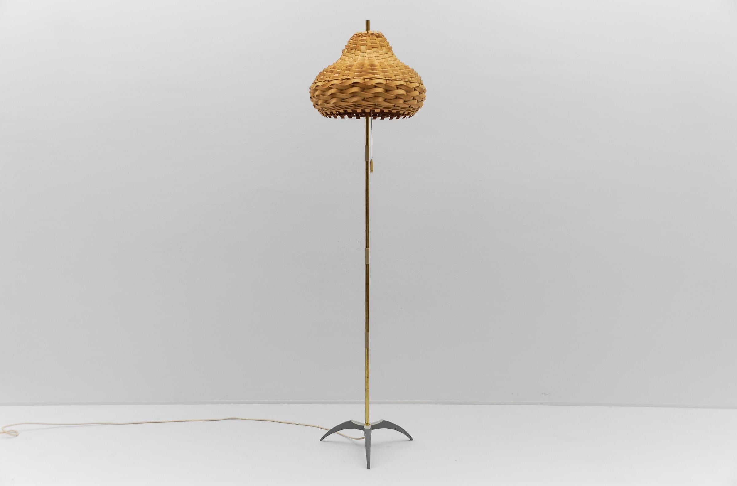 Italian Mid-Century Modern Tripod Brass Floor Lamp, 1950s Italy For Sale