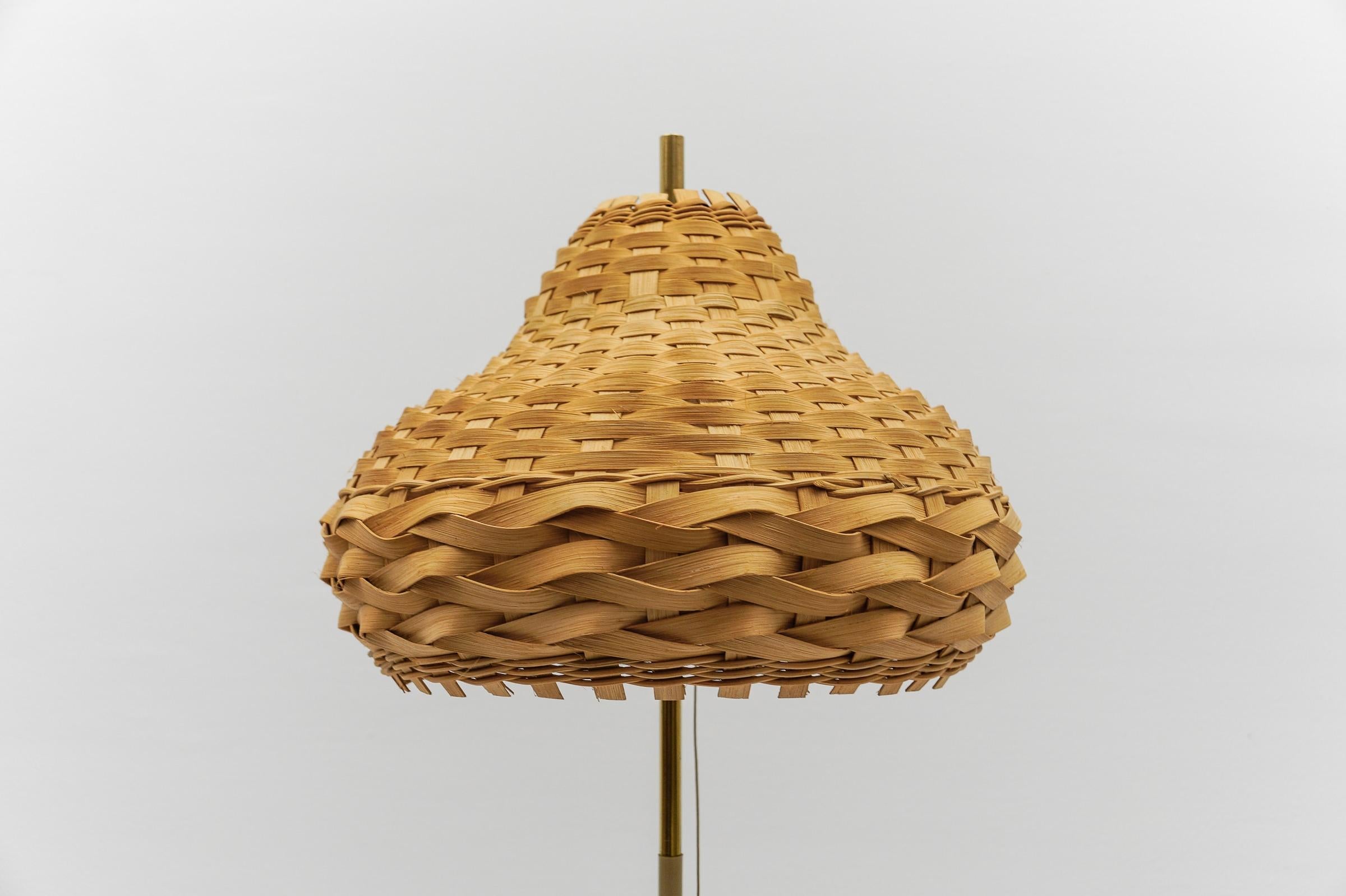 Mid-20th Century Mid-Century Modern Tripod Brass Floor Lamp, 1950s Italy For Sale