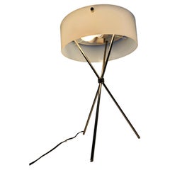 Lámpara de mesa trípode de plexiglás de mediados del siglo XX, de T.H. Robsjohn-Gibbings