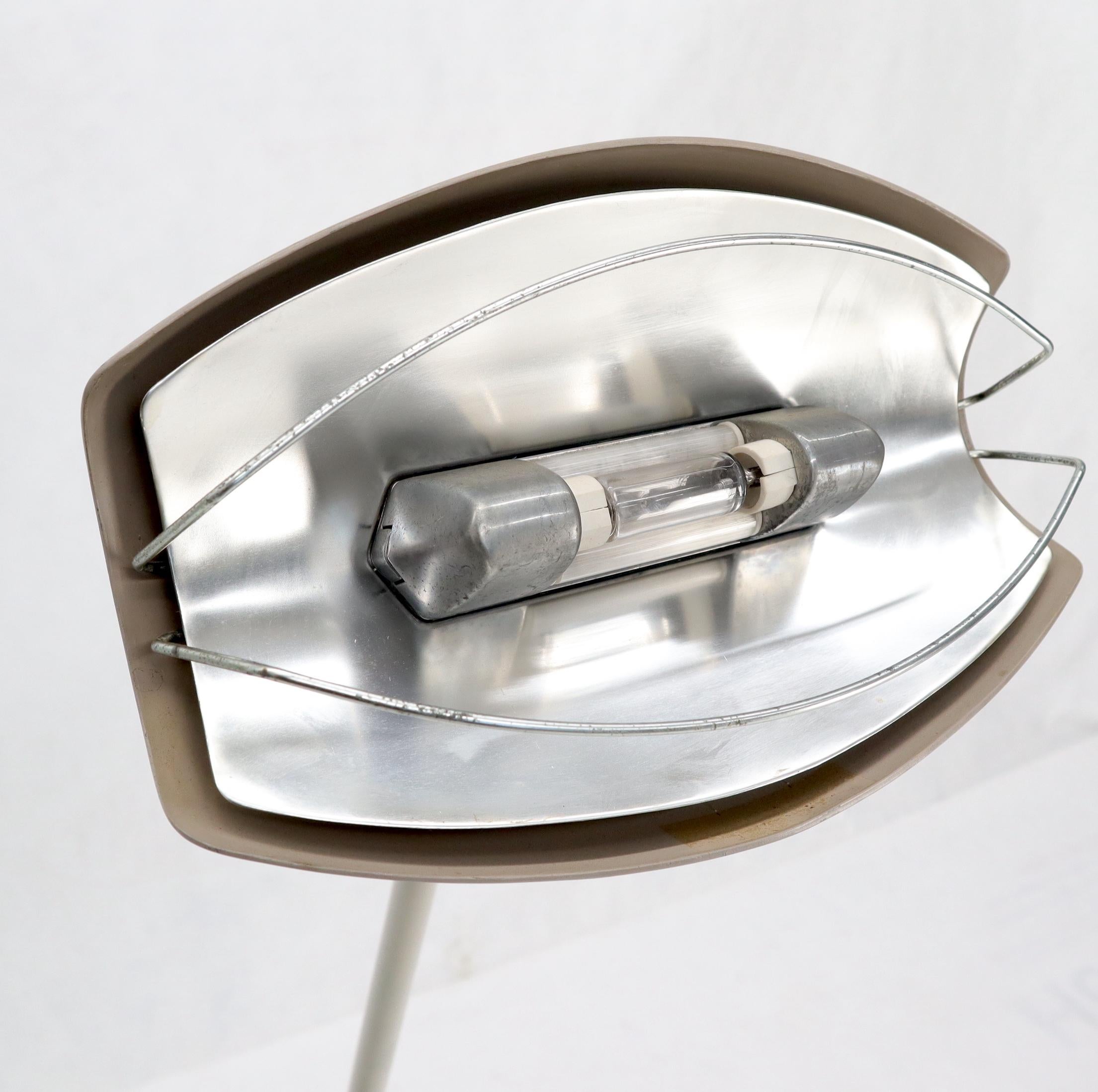 Mid-Century Modern Tripod Stand Unusual Floor Heat Solar Quartz Lamp by Bikini In Good Condition For Sale In Rockaway, NJ