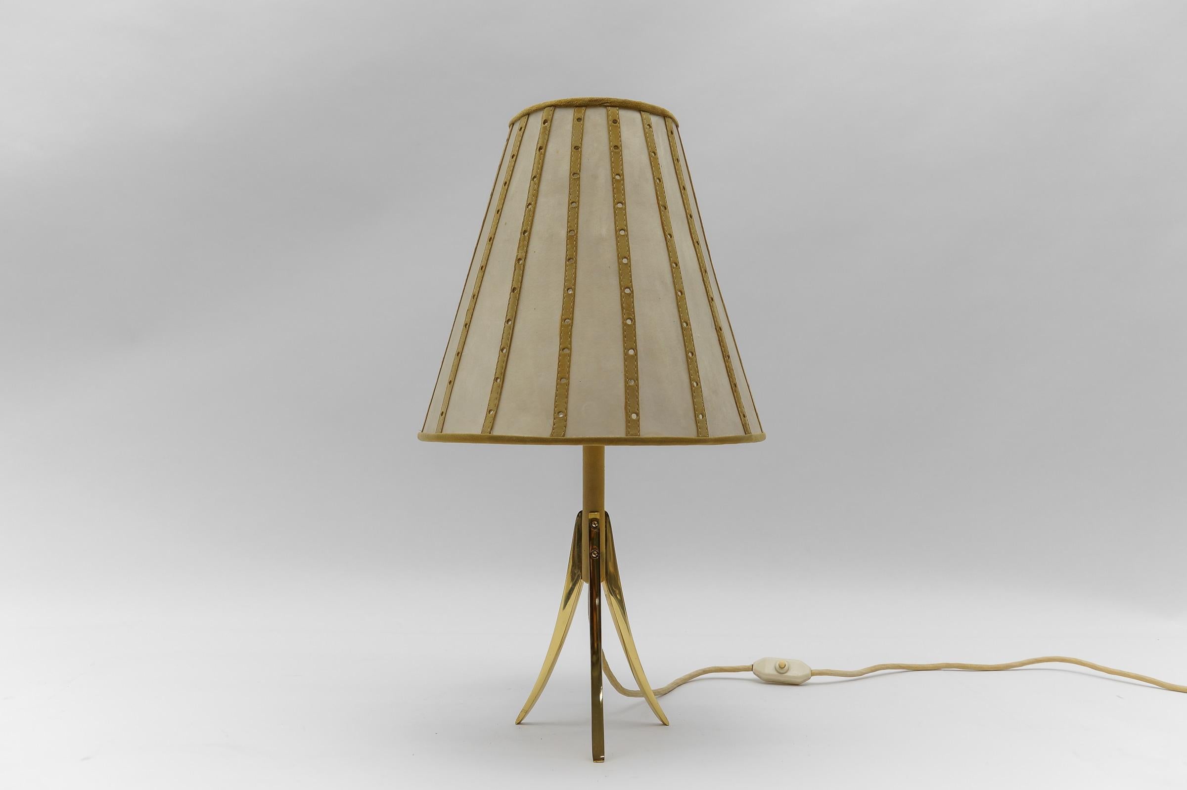 Mid-20th Century Mid-Century Modern Tripod Table Lamp made in Brass and Leather, 1960s Austria 