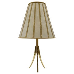 Mid-Century Modern Tripod Table Lamp made in Brass and Leather, 1960s Austria Mid-Century Modern Tripod Table Lamp made in Brass and Leather, 1960s Austria