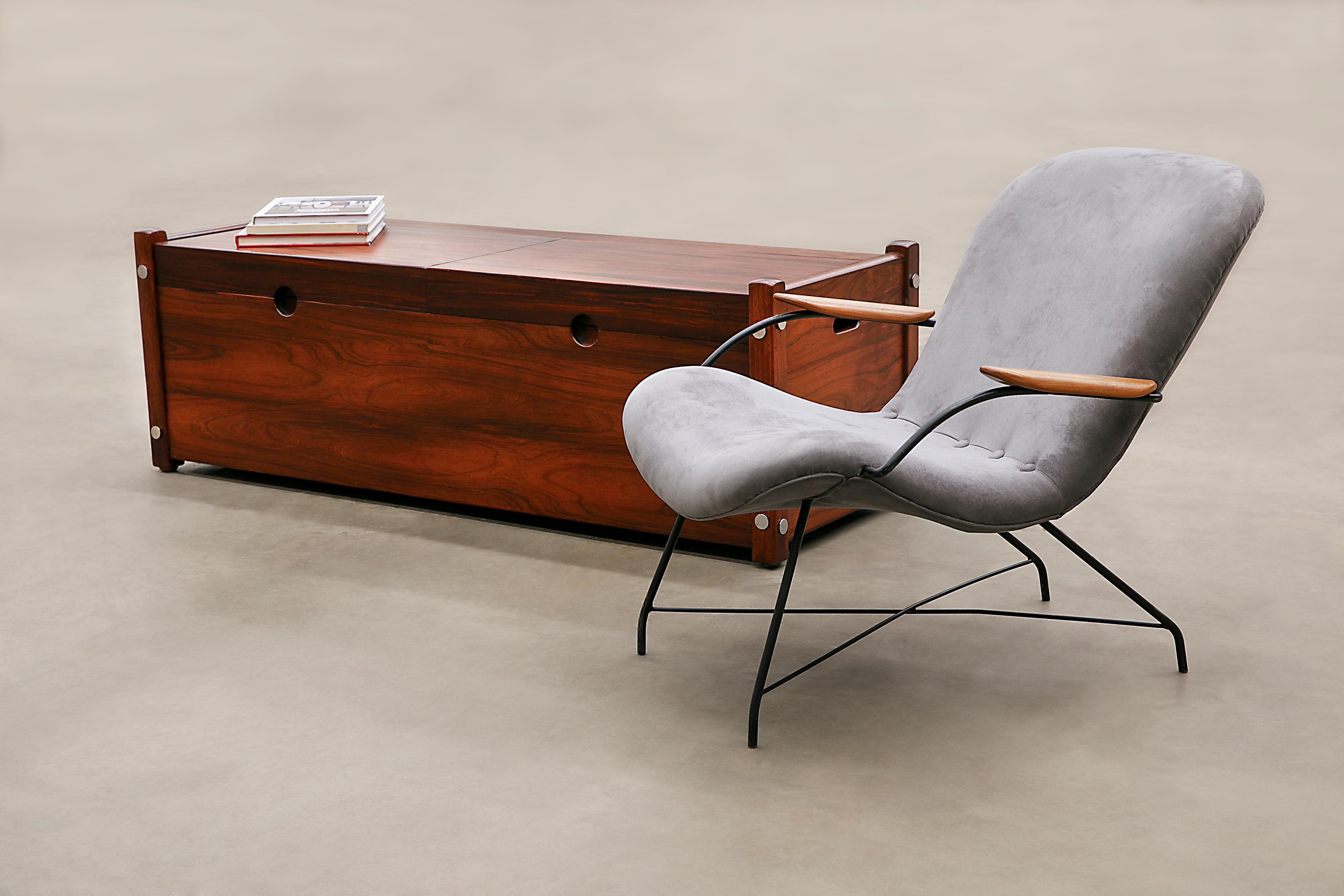Mid-Century Modern Trunk Model “Sabara” in Hardwood by Sergio Rodrigues, 1965 For Sale 5