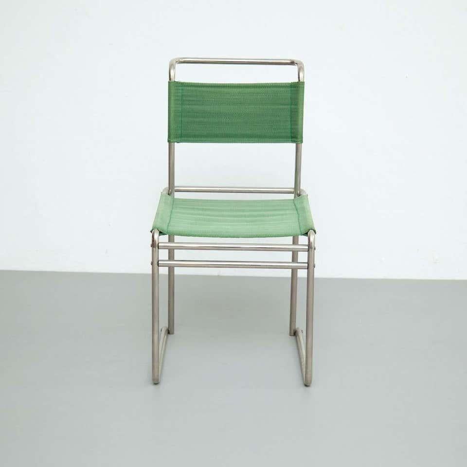 Mid-Century Modern Tubular Steel Chair with Green Fabric In Good Condition For Sale In Barcelona, Barcelona