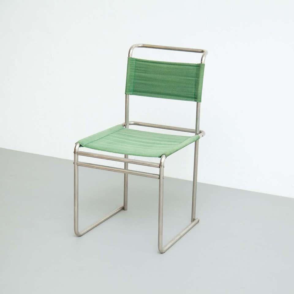 Mid-Century Modern Tubular Steel Chair with Green Fabric For Sale 1