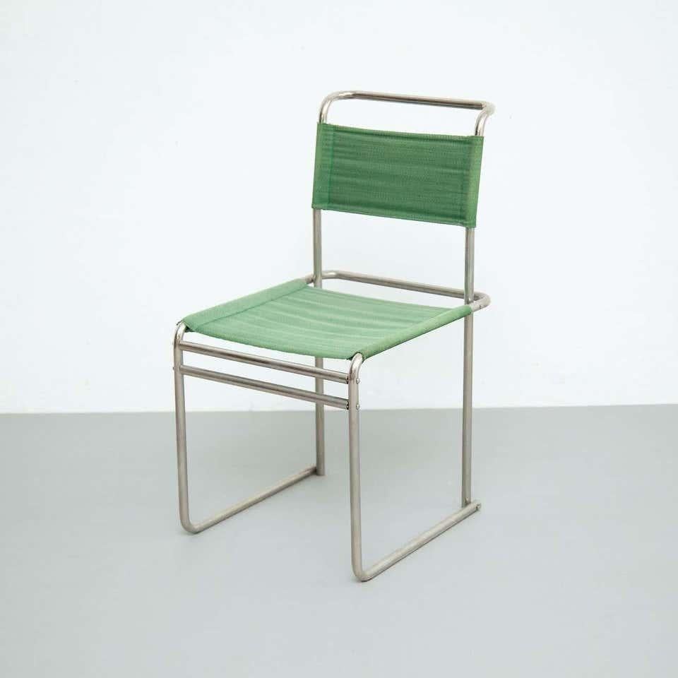 Mid-Century Modern Tubular Steel Chair with Green Fabric For Sale 1