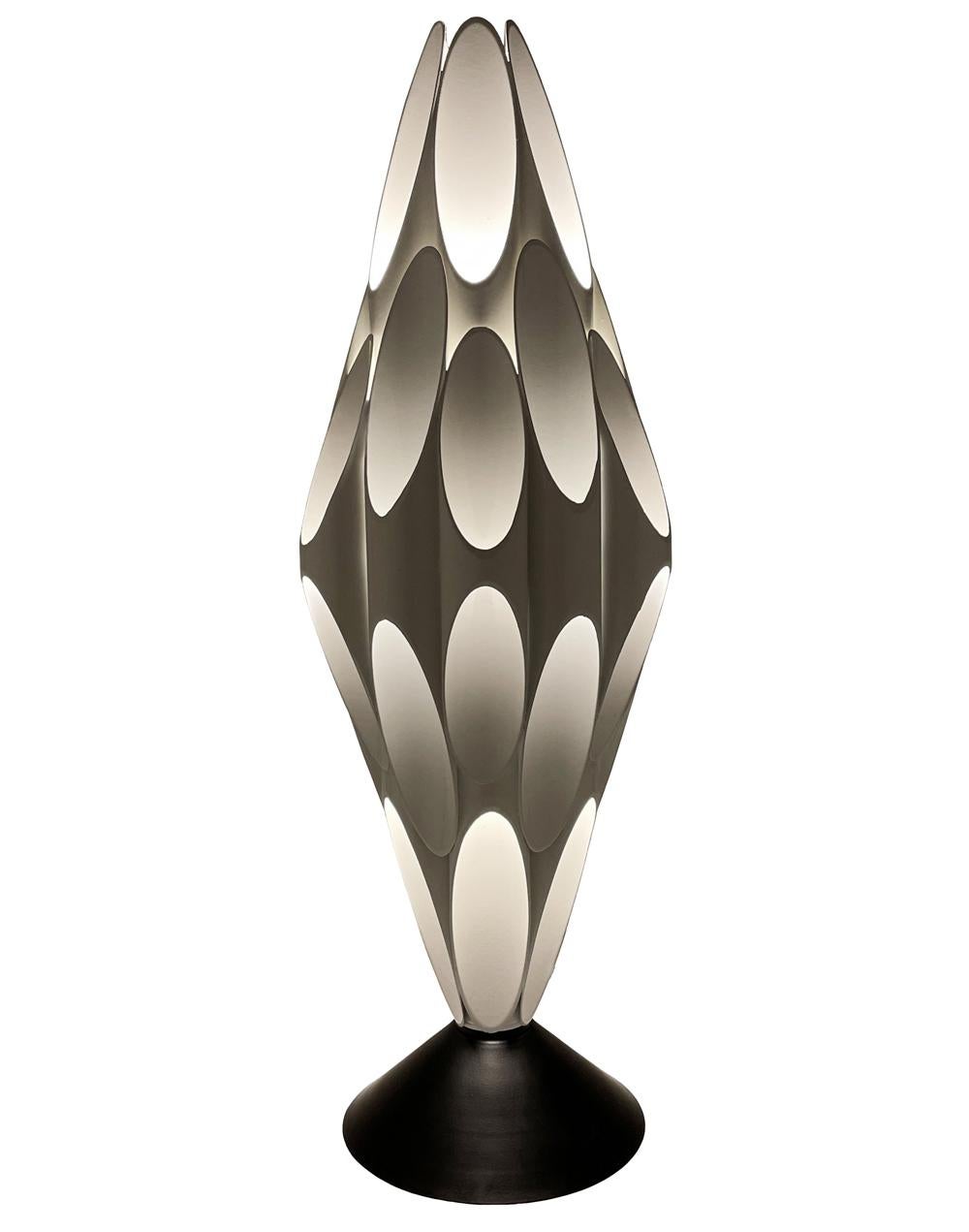 Contemporary Mid-Century Modern Tubular Table Sculpture Lamp in Black & White After Rougier For Sale