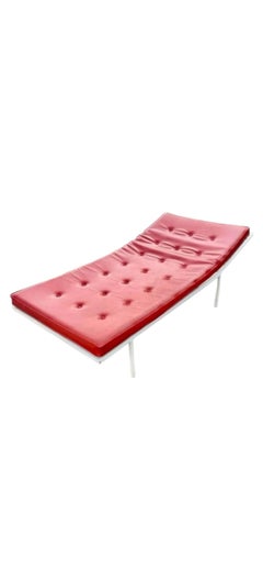 Mid Century Modern Tuffted Vinyl Metal Frame Chaise Lounge Daybed