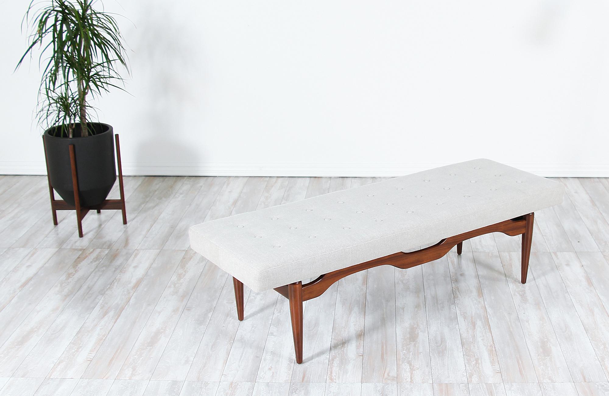 Mid-Century Modern Tufted Bench with Sculptural Base In Excellent Condition In Los Angeles, CA