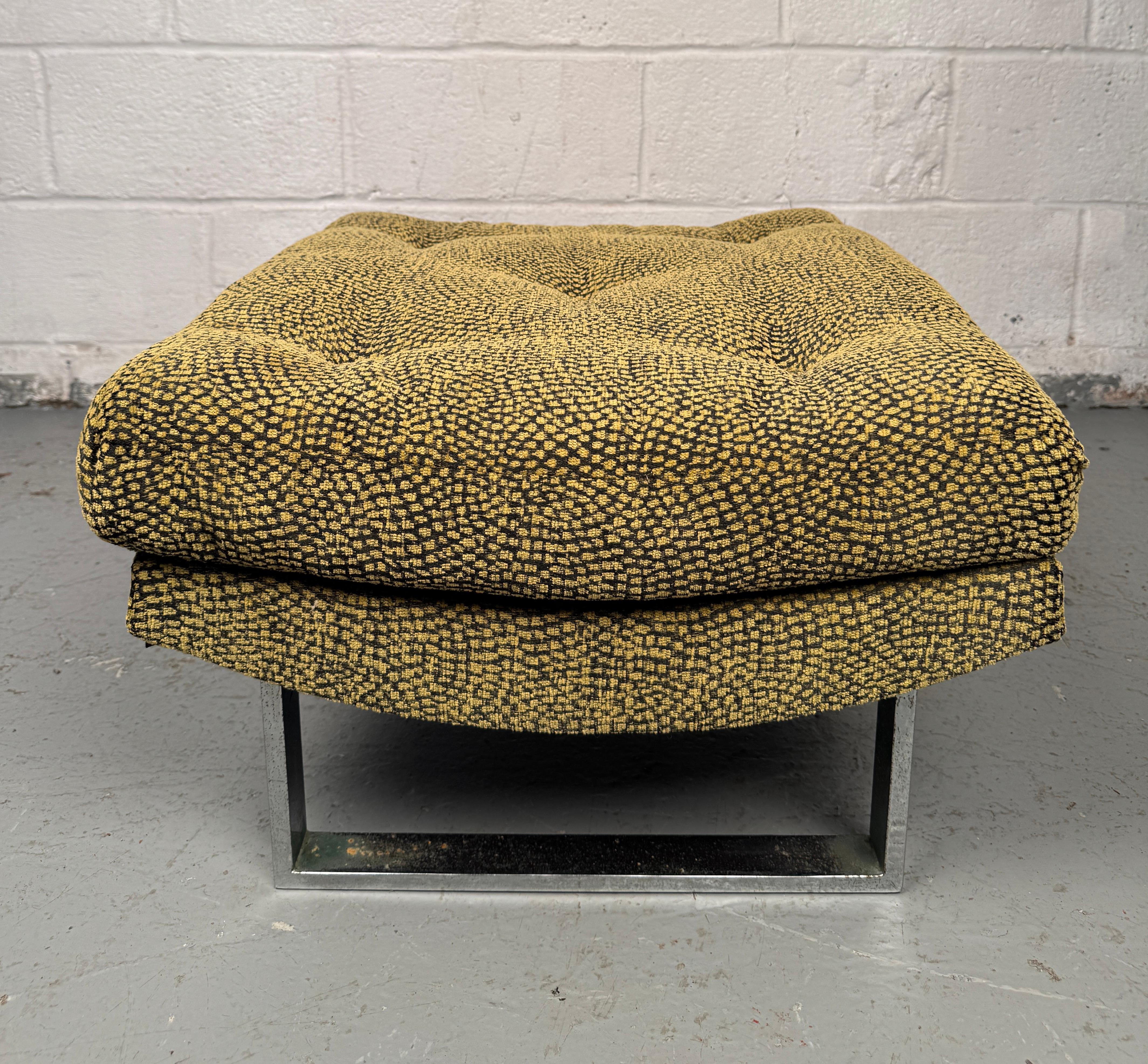 Mid-Century Modern Tufted Flat Bar Lounge Stühle w / Ottoman im Angebot 14