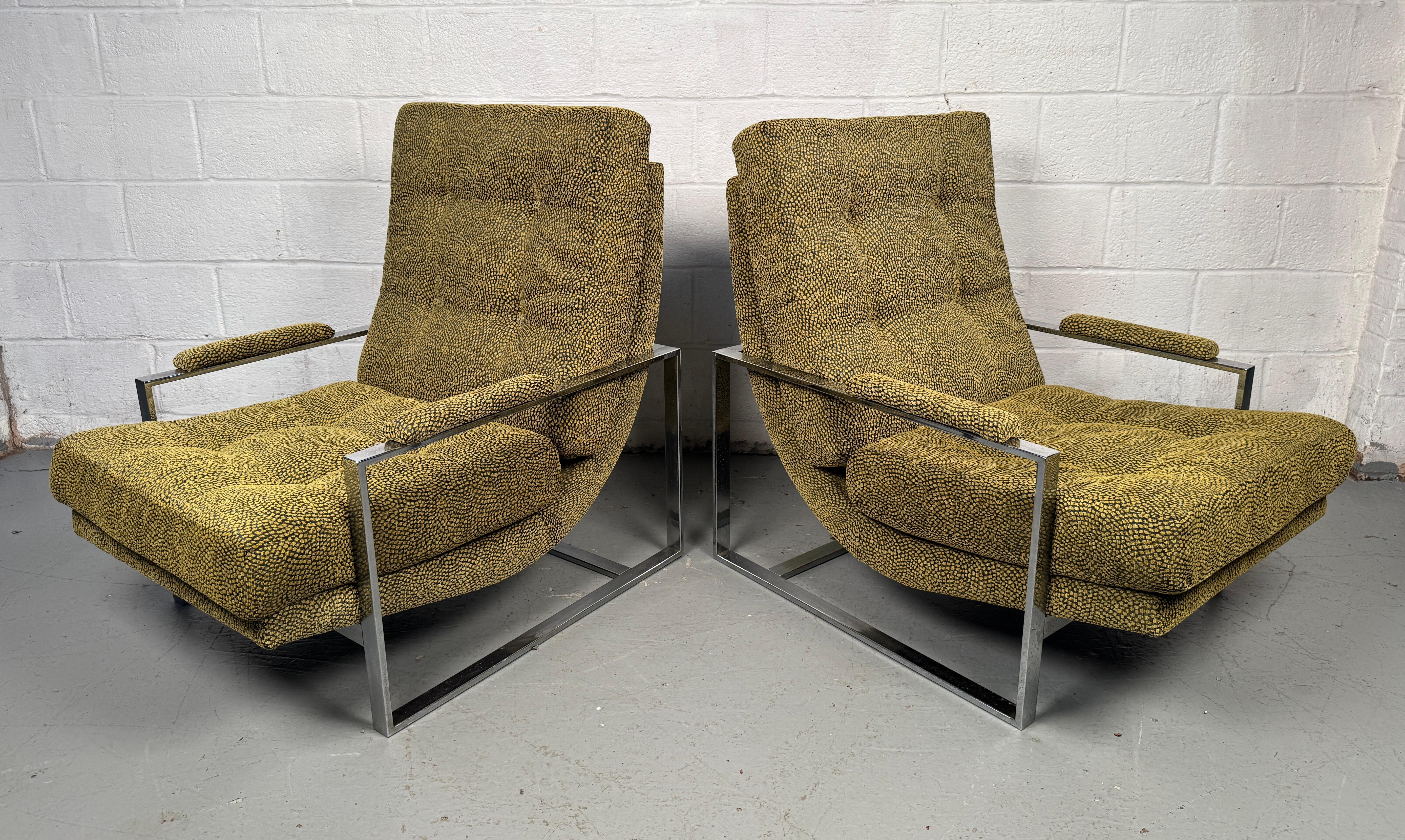 Mid-Century Modern Tufted Flat Bar Lounge Stühle w / Ottoman (Metall) im Angebot