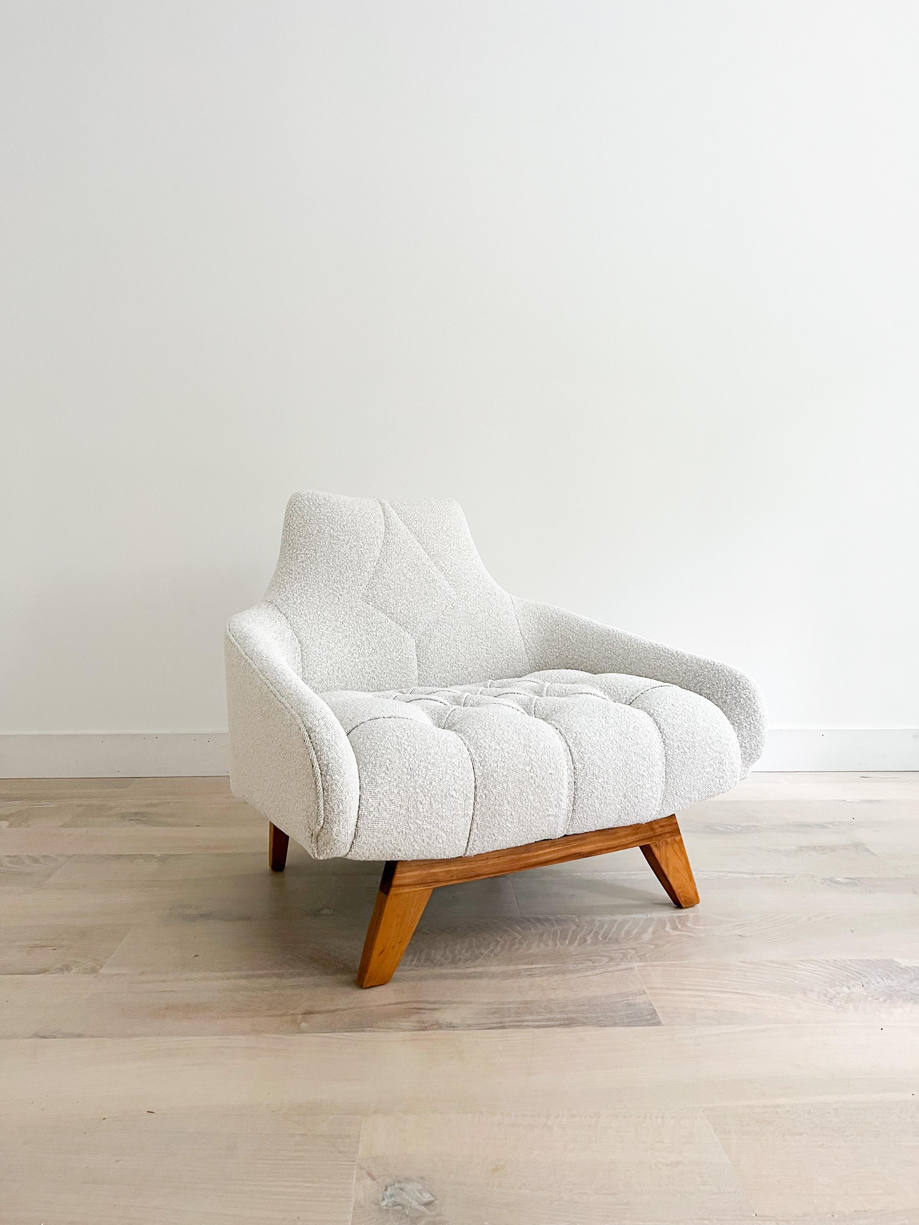 Stunning Mid-Century Modern lounge chair and ottoman - Attributed to Alan White. New off white boucle tufted upholstery. Diamond tufted back! 

Chair
37.25”x31” 16”SH 33.25”H
Ottoman
36.5”x22.5” 19.25”H