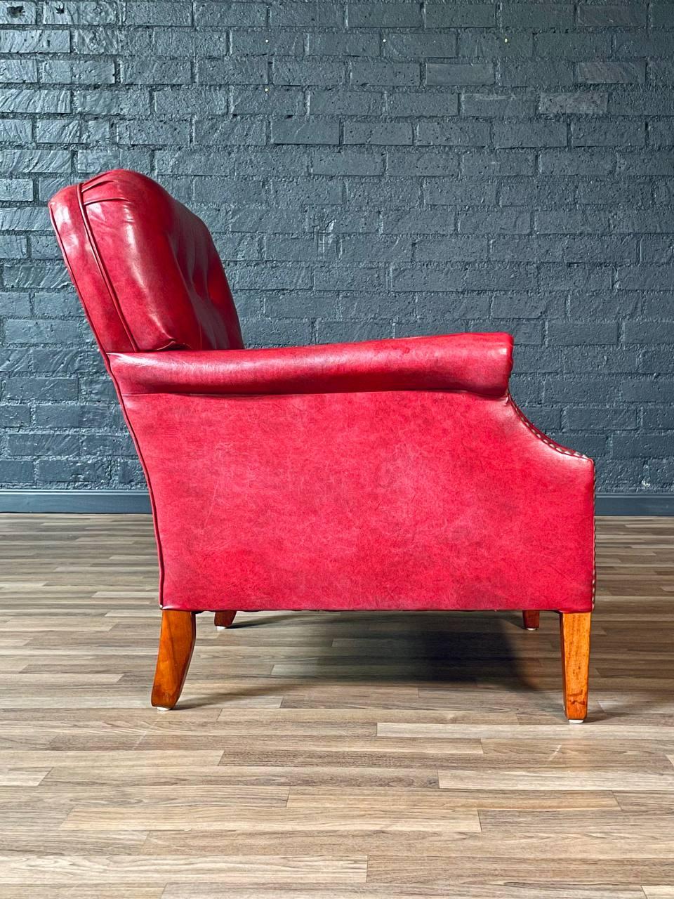 Americano Sedia da salotto con imbottitura in stile Mid-Century Modern con chiodini in ottone in vendita