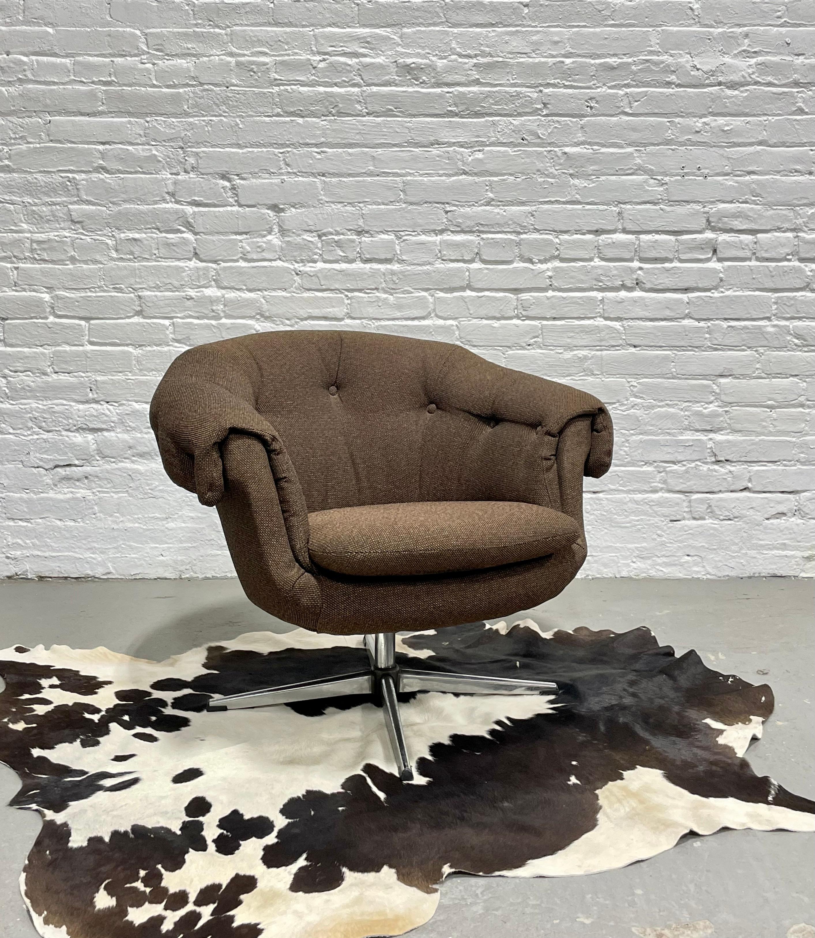Late 20th Century Mid-Century Modern Tufted Overman Pod Lounge Chair
