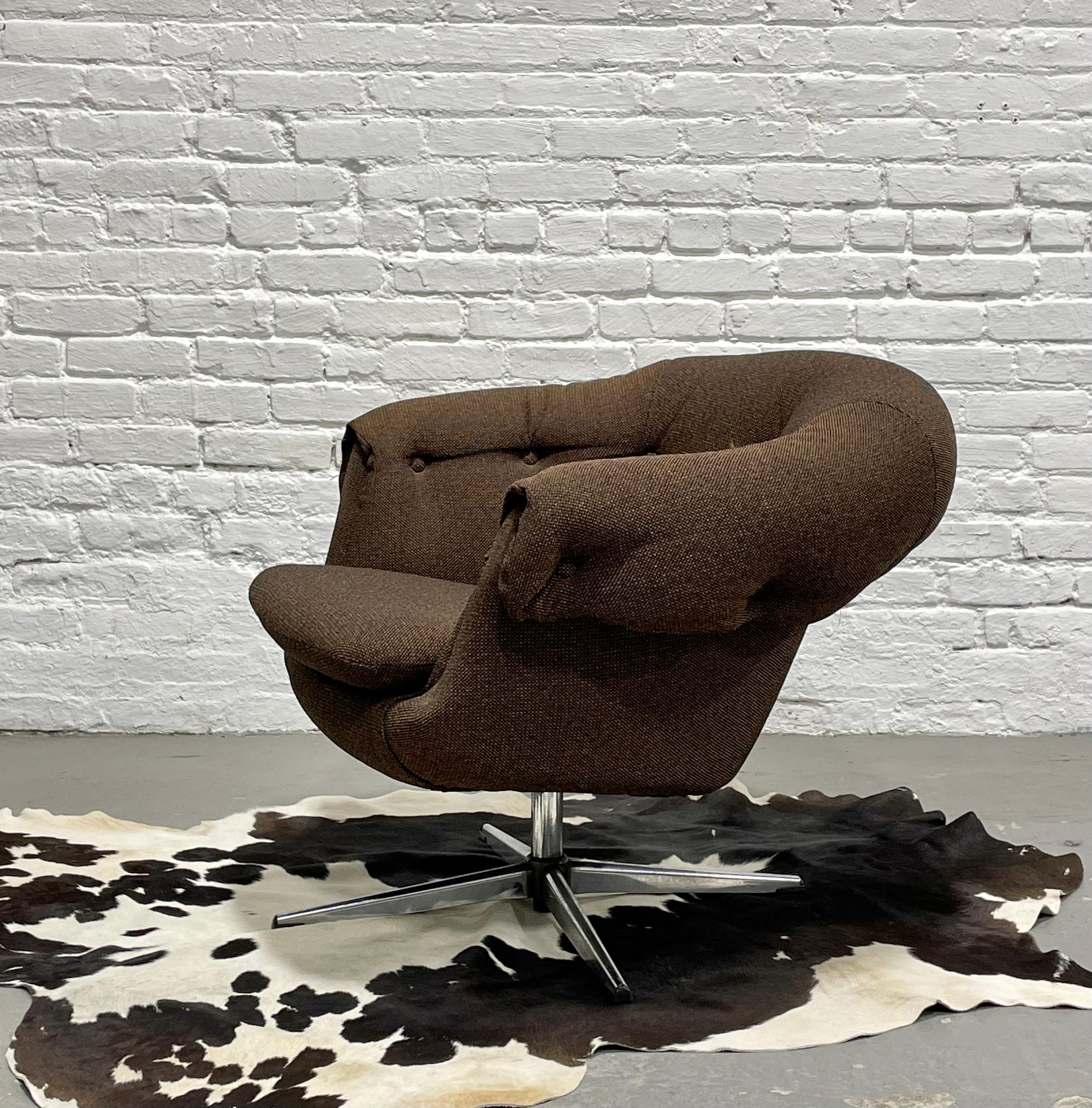 Mid-Century Modern Tufted Overman Pod Lounge Chair 2