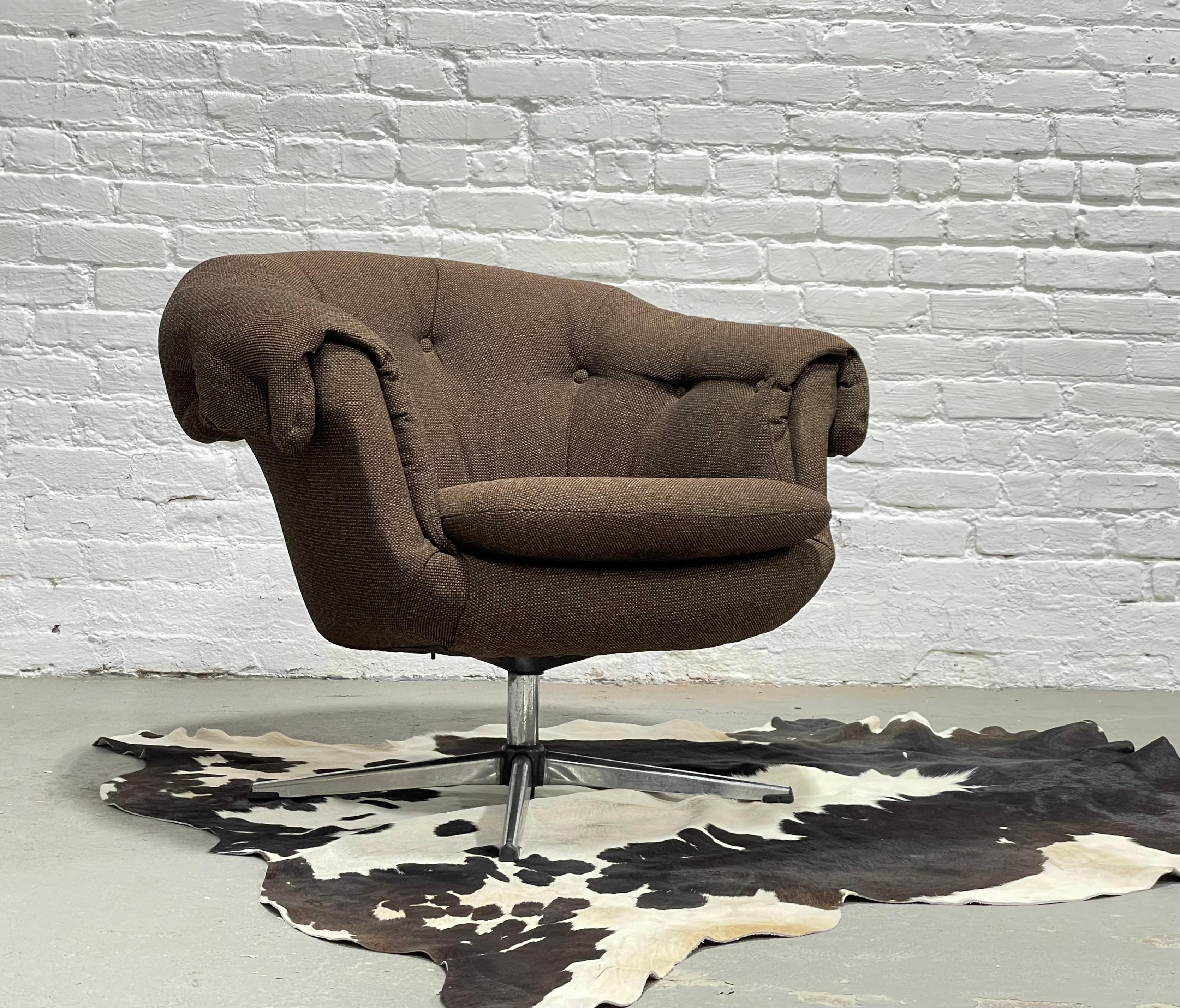 Mid-Century Modern Tufted Overman Pod Lounge Chair 4