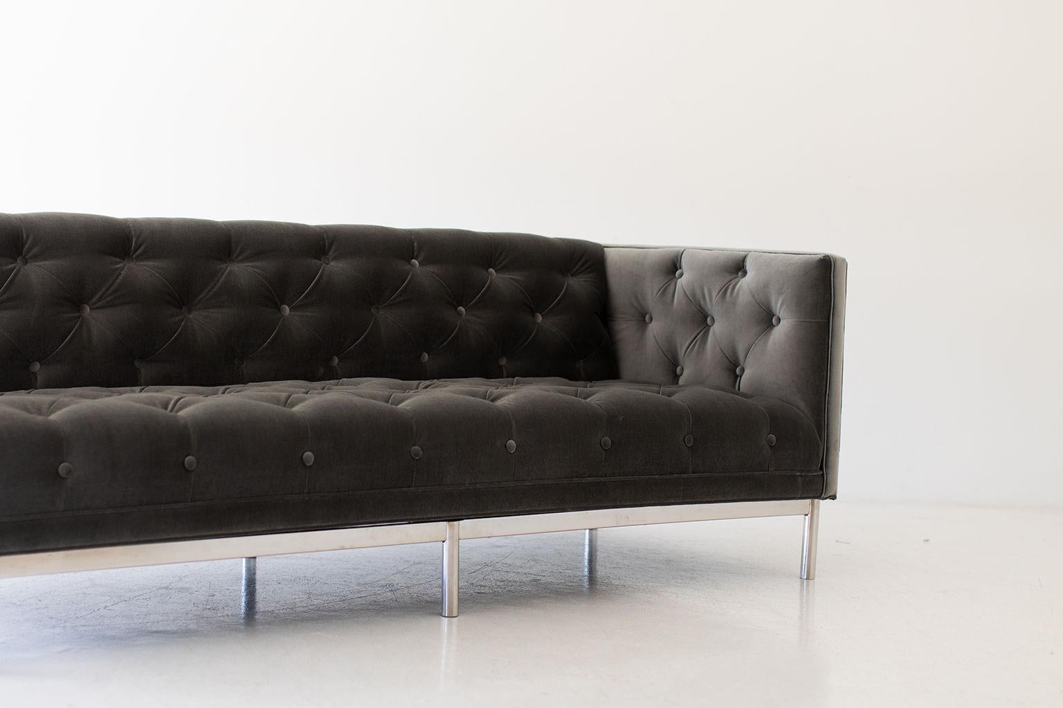 Designer: Unknown (attributed to Jack Cartwright for Founders)

Manufacturer: Unknown.
Period or model: Mid-Century Modern.
Specs: Chrome, velvet.

Condition:

This Mid-Century Modern tufted sofa is in very good restored condition. The sofa