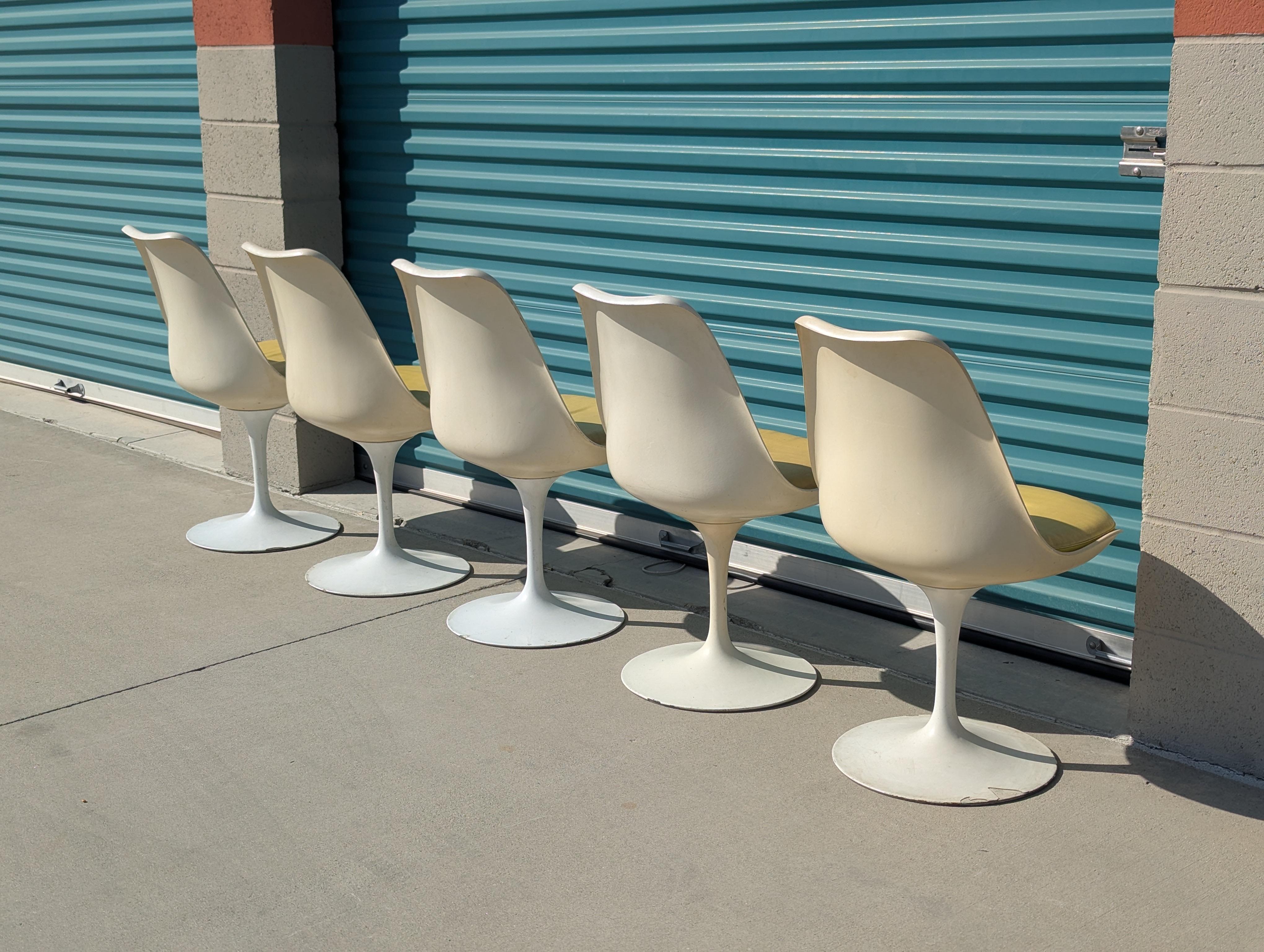 Metà XX secolo Sedie da pranzo senza braccioli Tulip di Eero Saarinen per Knoll, 1960 ca. in vendita