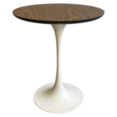 Mid-Century Modern Tulip Side Table by Eero Saarinen For Knoll