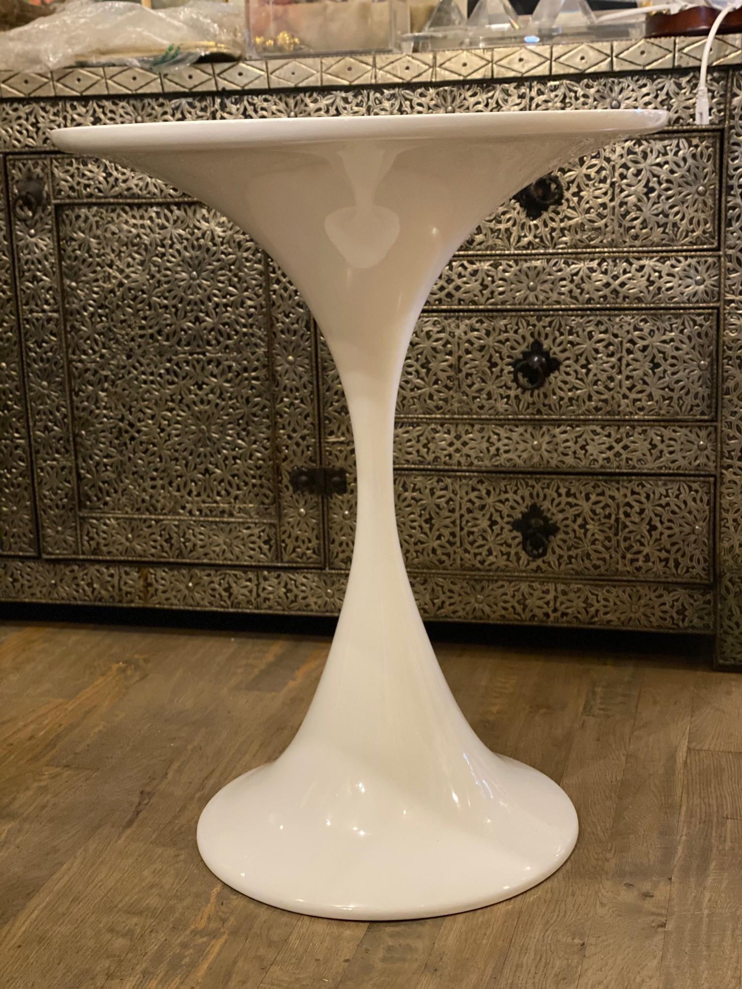 Fibre de verre Table tulipe The Modernity