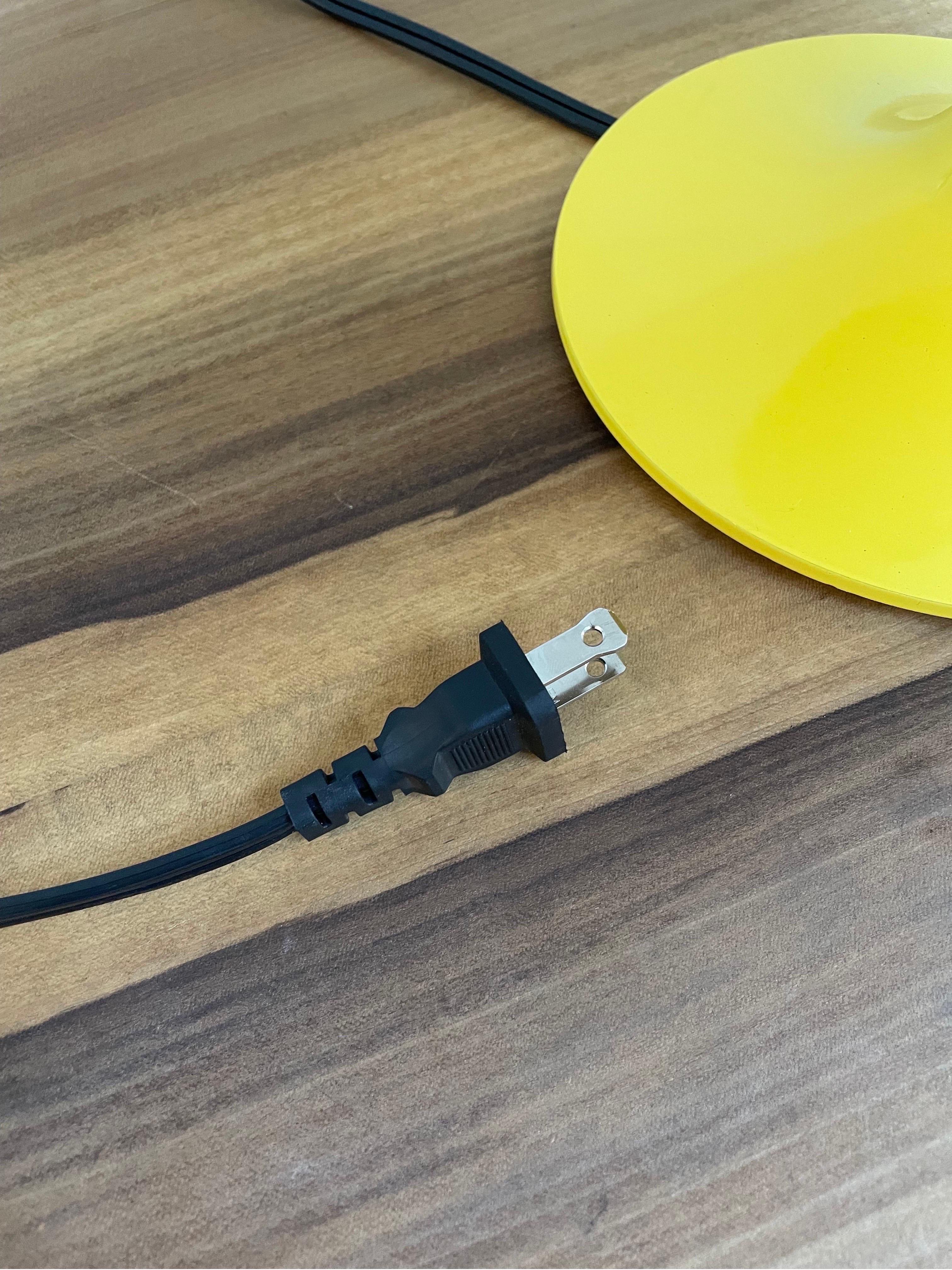 20th Century Mid-Century Modern Tulip Table Lamp by Design Line For Sale