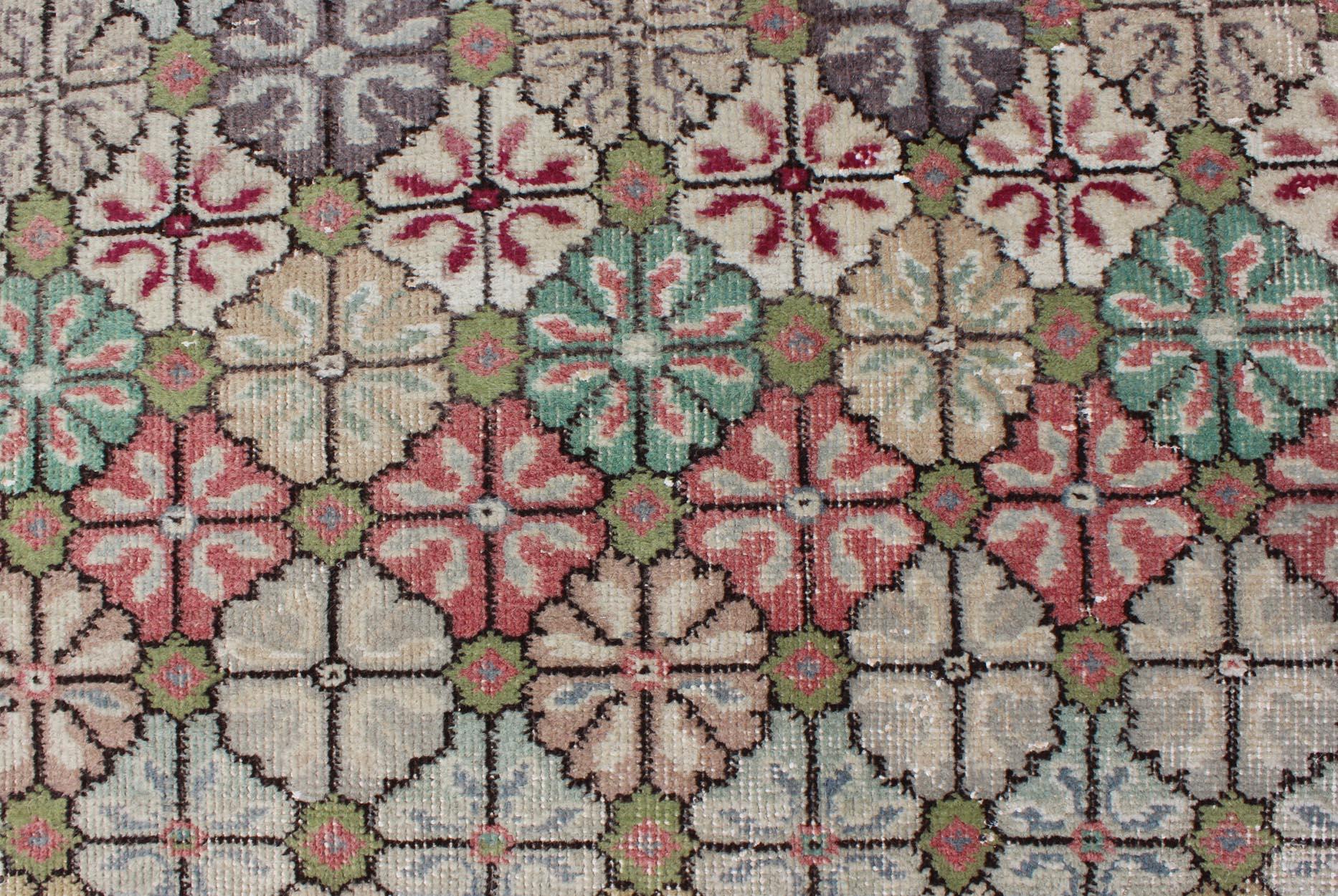 Moderne Mitte des Jahrhunderts,  Vintage  Teppich in mehrfarbigem Design in modernem Design (Wolle) im Angebot