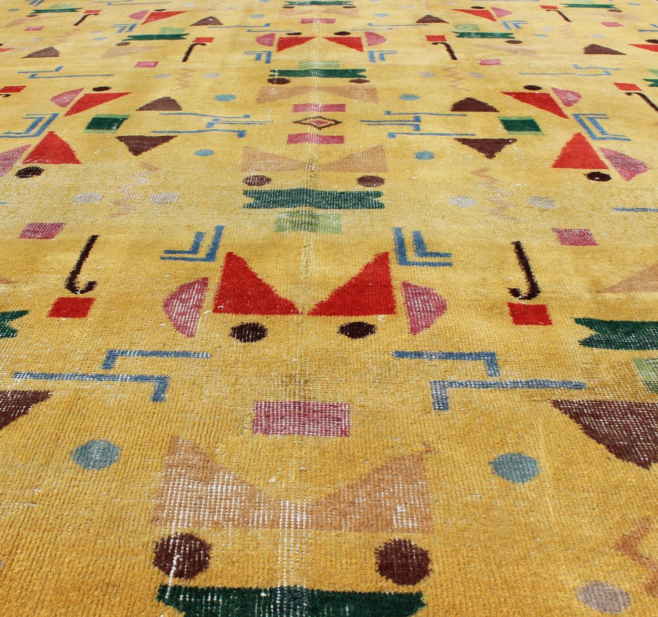 Mid-Century Modern Turkish Rug, Vintage Modern Design Carpet in Yellow Color For Sale 5