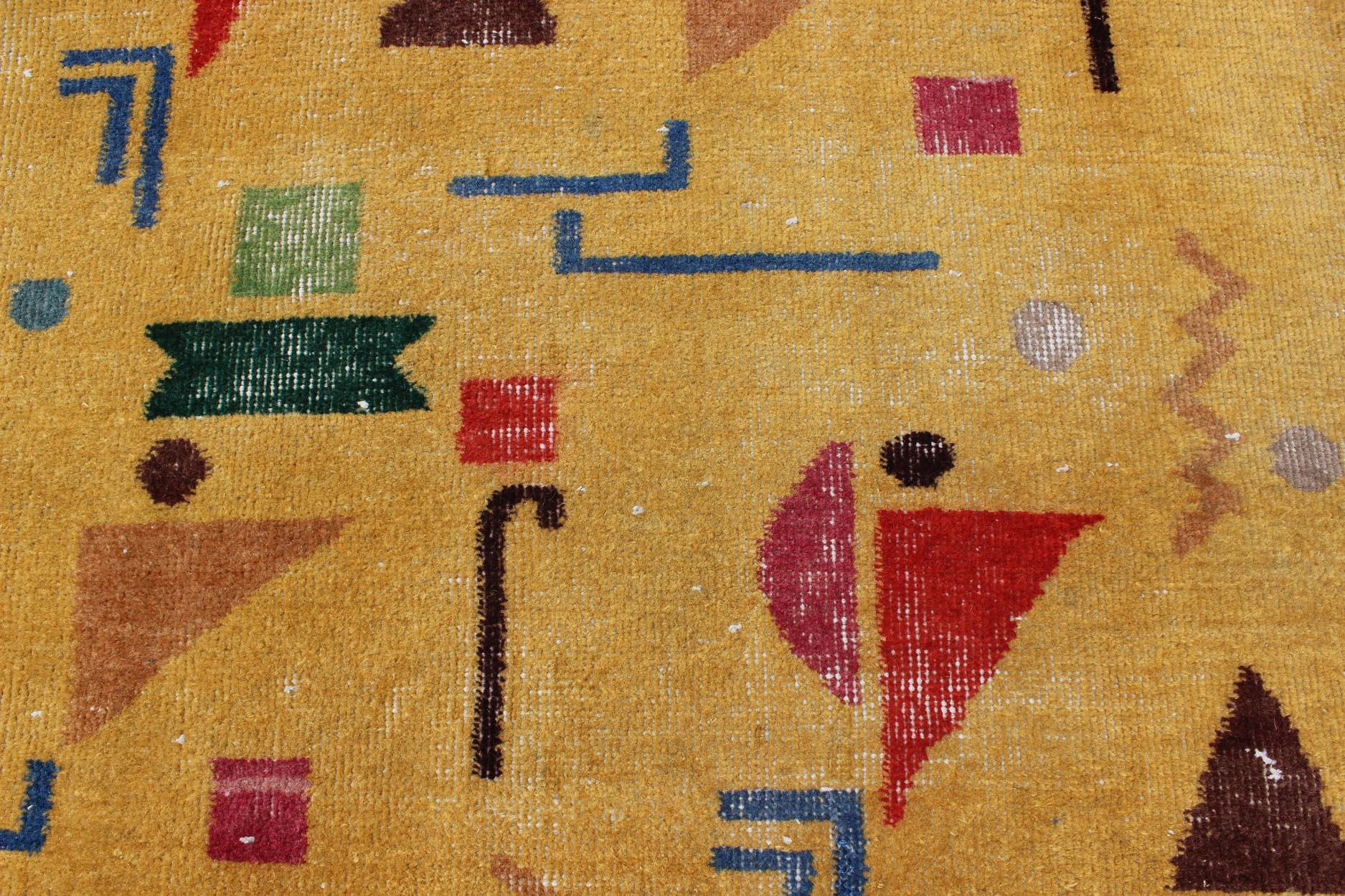 Mid-Century Modern Turkish Rug, Vintage Modern Design Carpet in Yellow Color For Sale 7