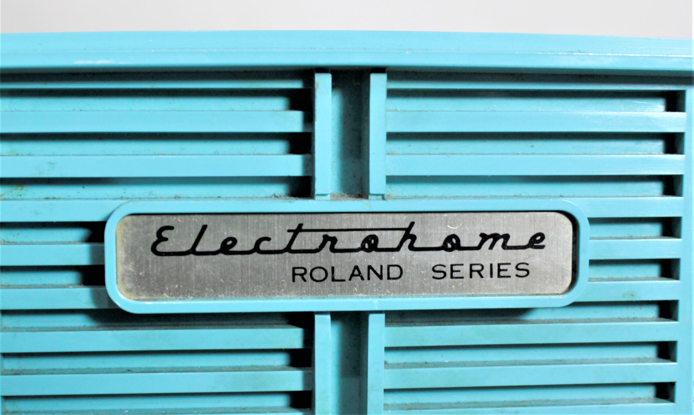 Mid-Century Modern Turquoise Electrohome Roland Series AM Tube Table Radio 1