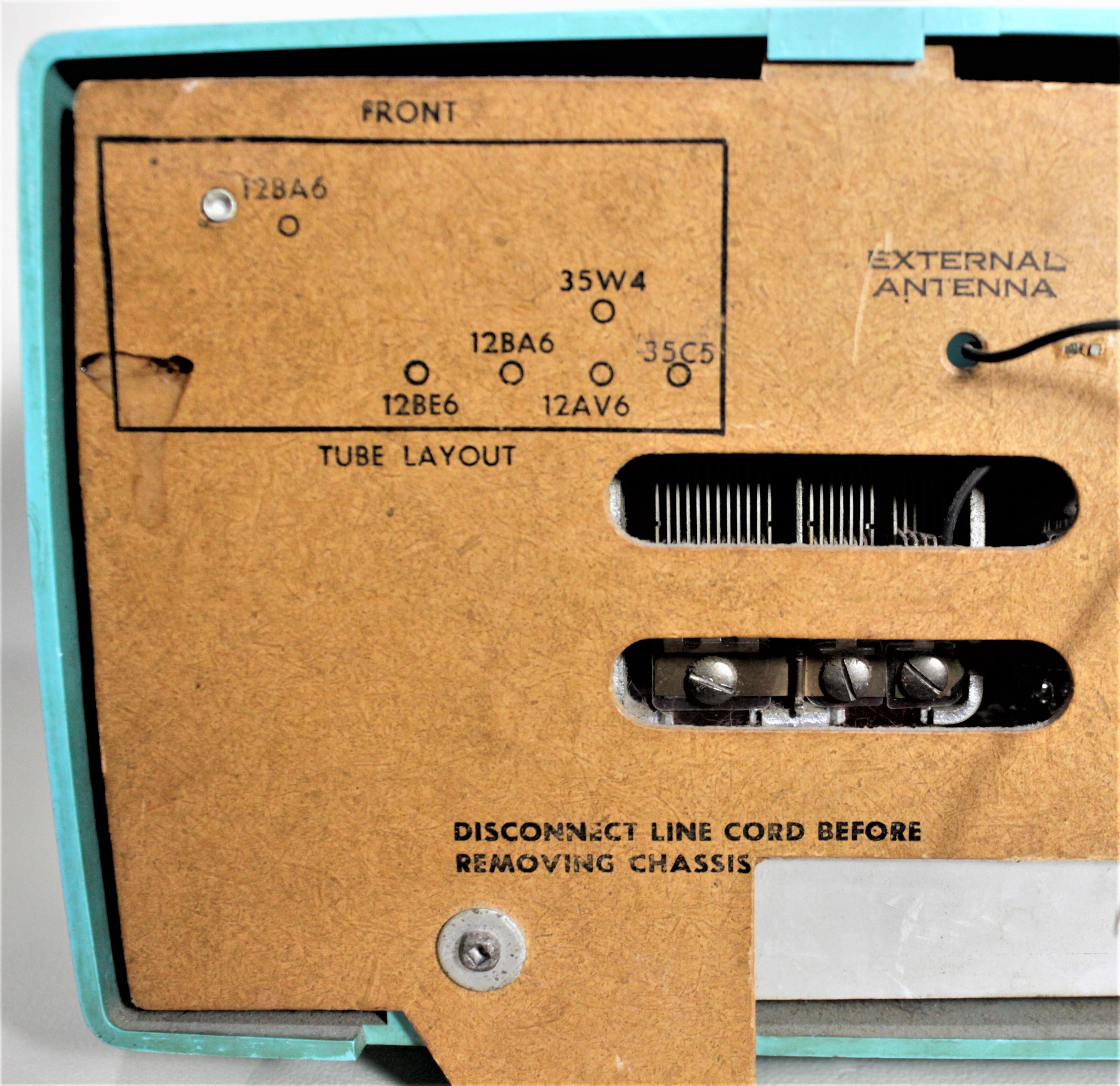 Machine-Made Mid-Century Modern Turquoise Electrohome Roland Series AM Tube Table Radio