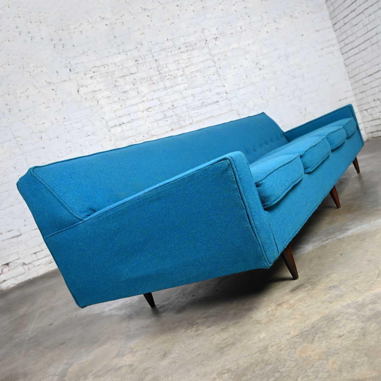 Mid-Century Modern Turquoise Lawson 4 Cushion Sofa Attr Milo Baughman James Inc. In Good Condition For Sale In Topeka, KS