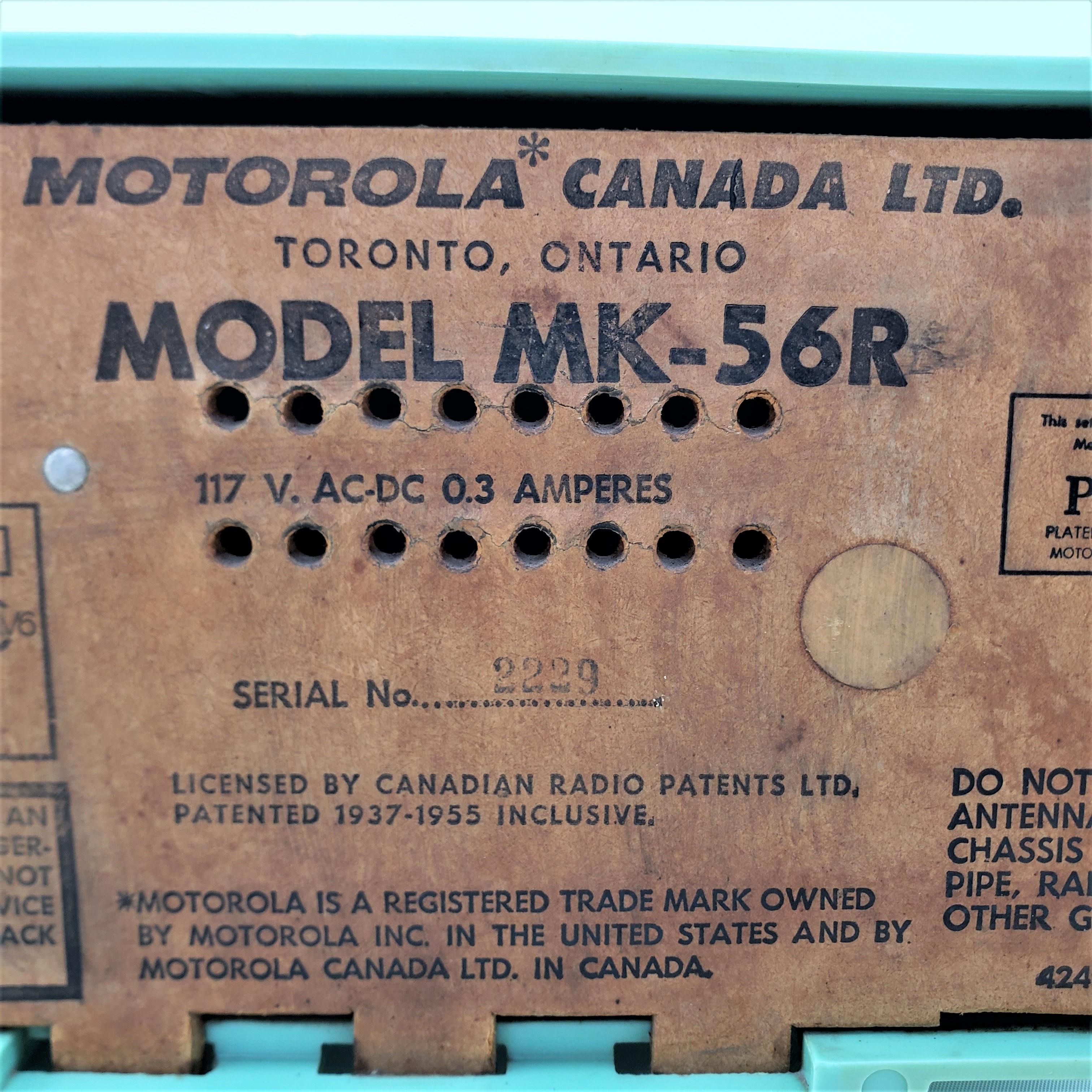 Mid-Century Modern Turquoise Motorola Model MK-56R AM Table Radio 2