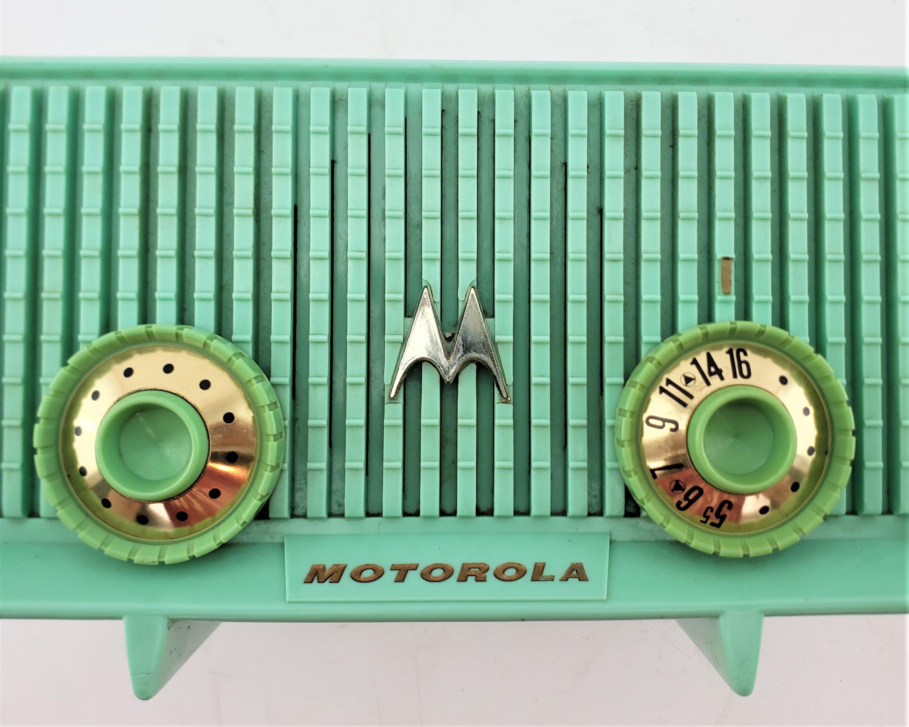 Mid-Century Modern Turquoise Motorola Model MK-56R AM Table Radio 6