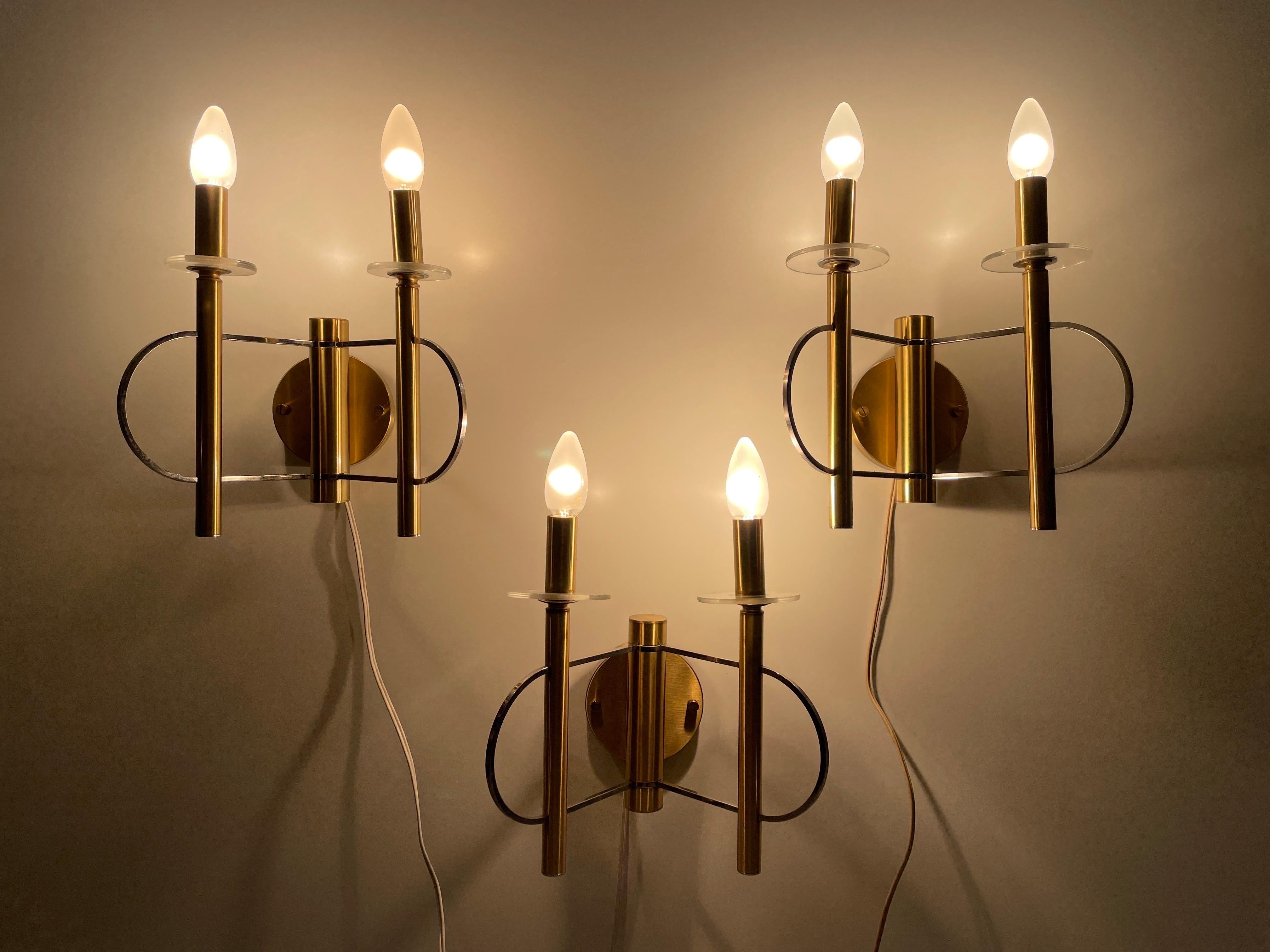 Mid-century Modern Twin-shade Set of 3 Sconces by Sciolari, 1960s, Italy For Sale 3