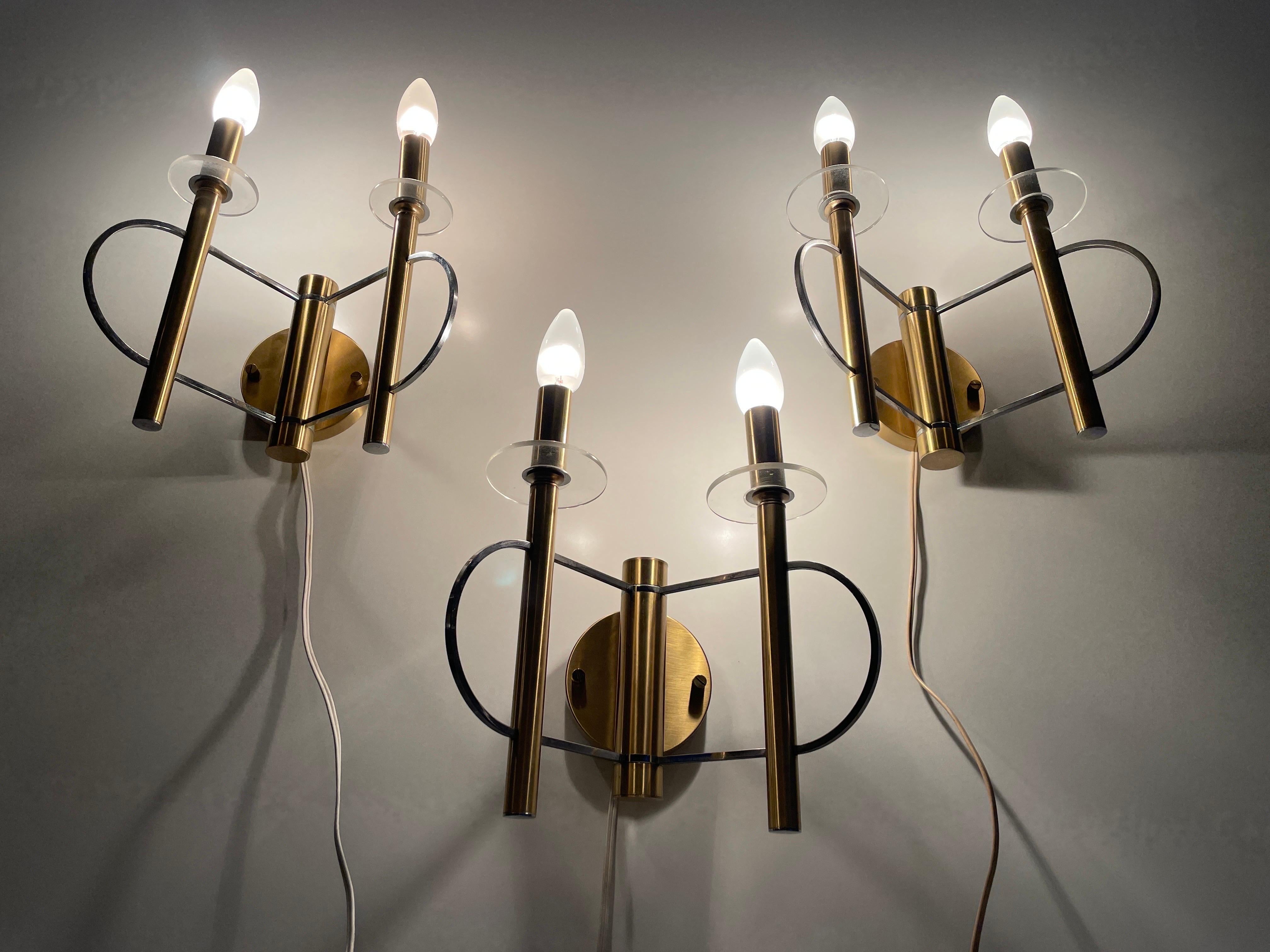 Mid-century Modern Twin-shade Set of 3 Sconces by Sciolari, 1960s, Italy For Sale 5