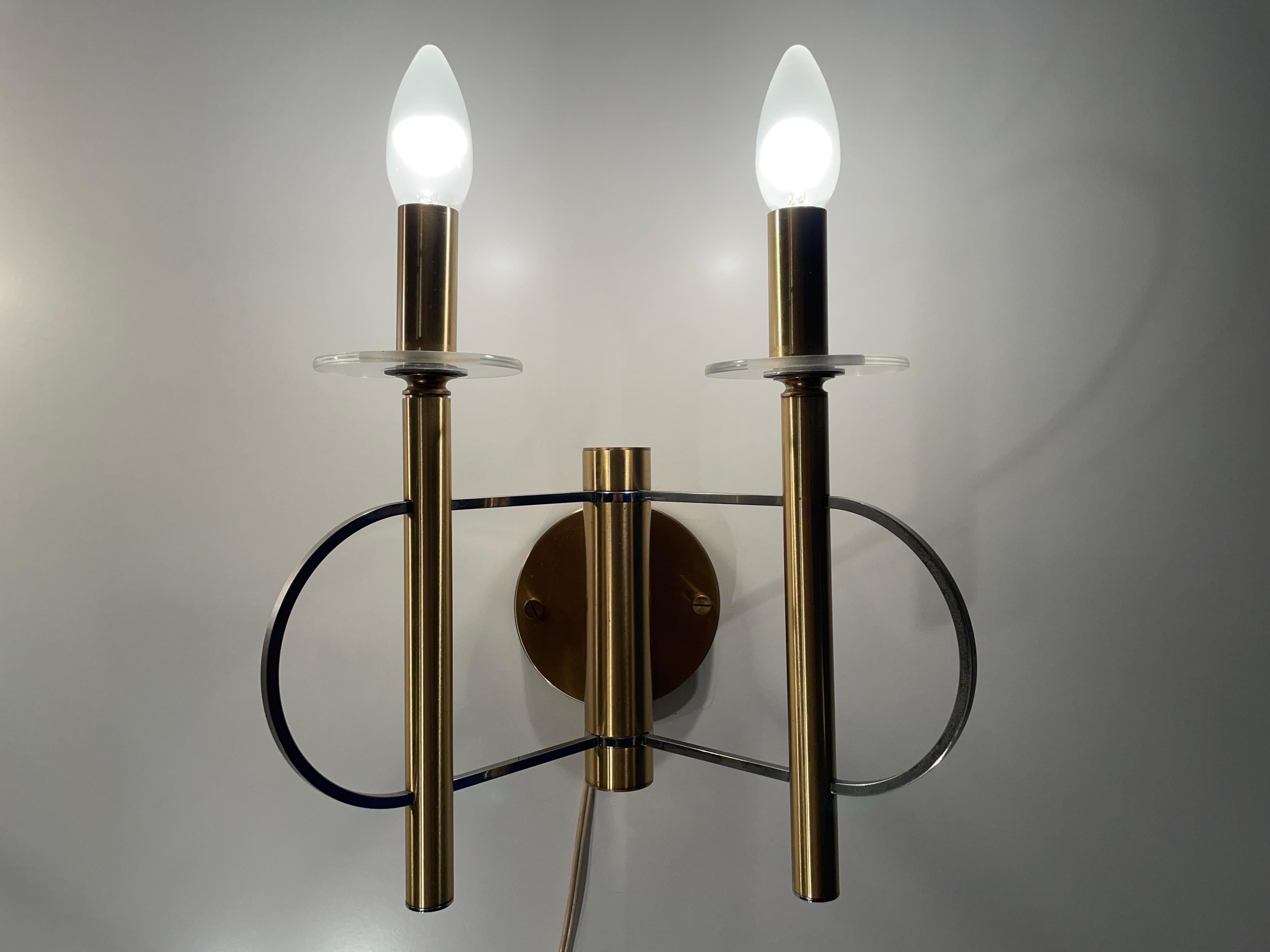 Mid-century Modern Twin-shade Set of 3 Sconces by Sciolari, 1960s, Italy For Sale 7