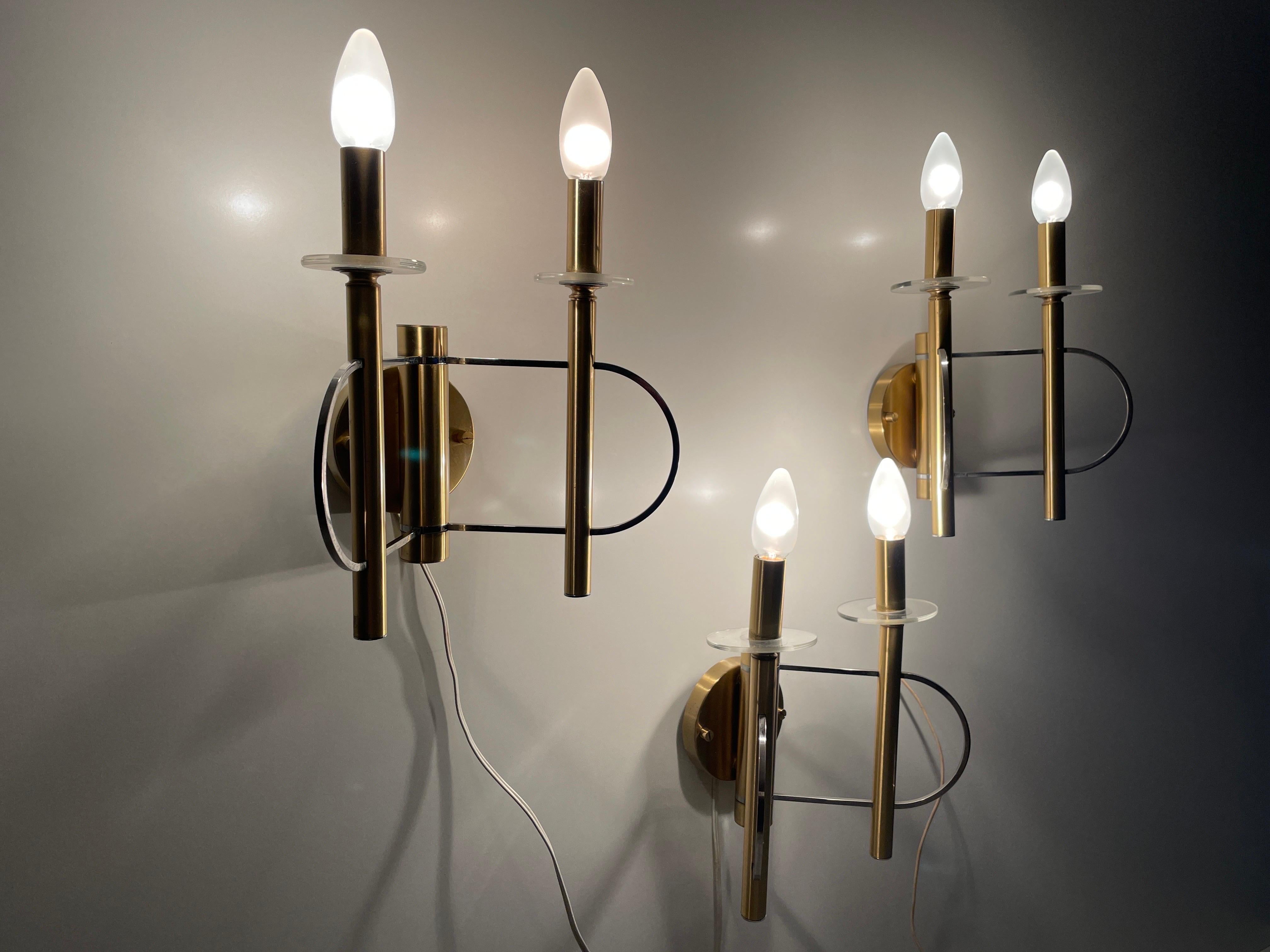 Mid-century Modern Twin-shade Set of 3 Sconces by Sciolari, 1960s, Italy For Sale 8