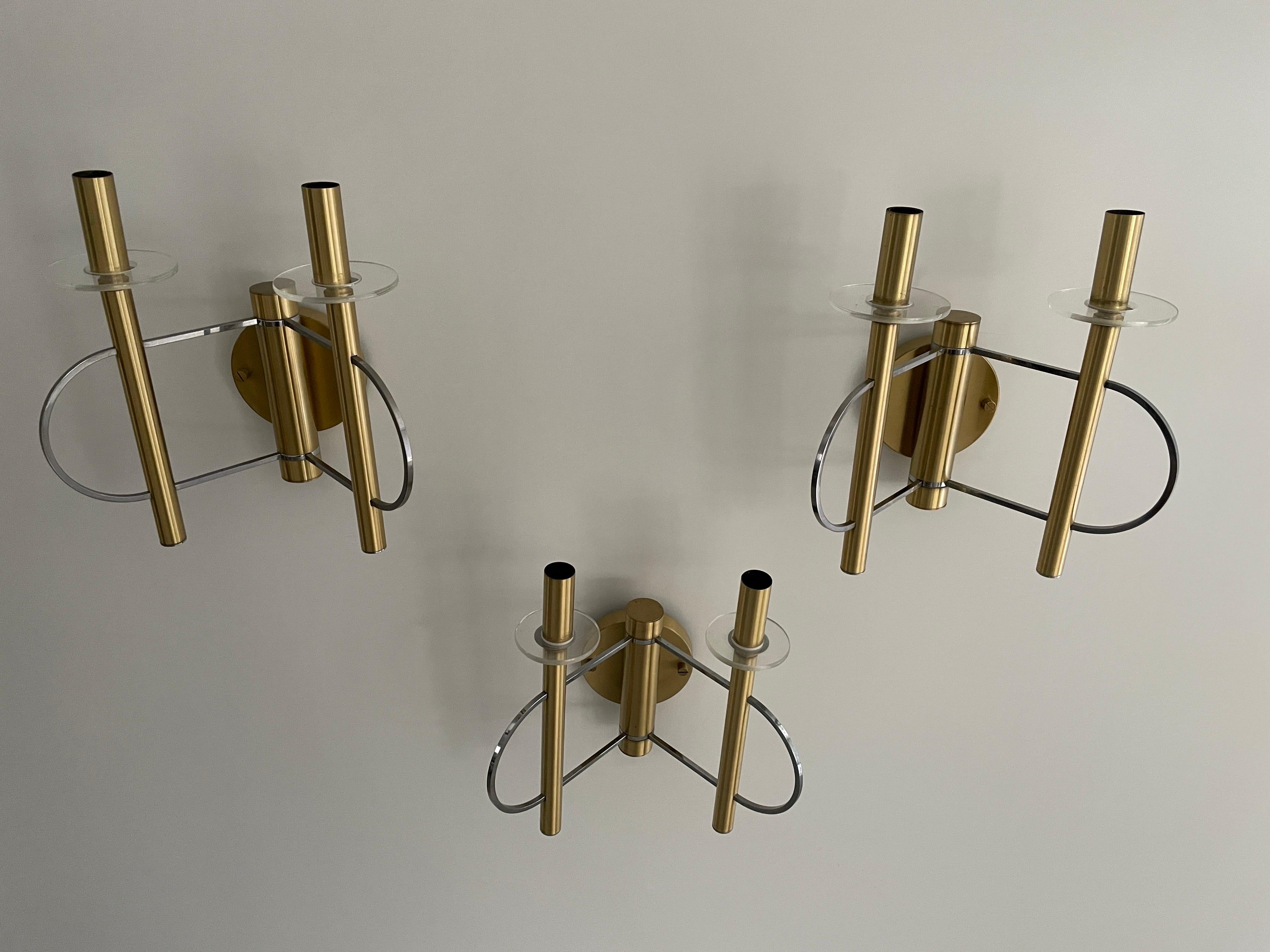 Mid-Century Modern Mid-century Modern Twin-shade Set of 3 Sconces by Sciolari, 1960s, Italy For Sale