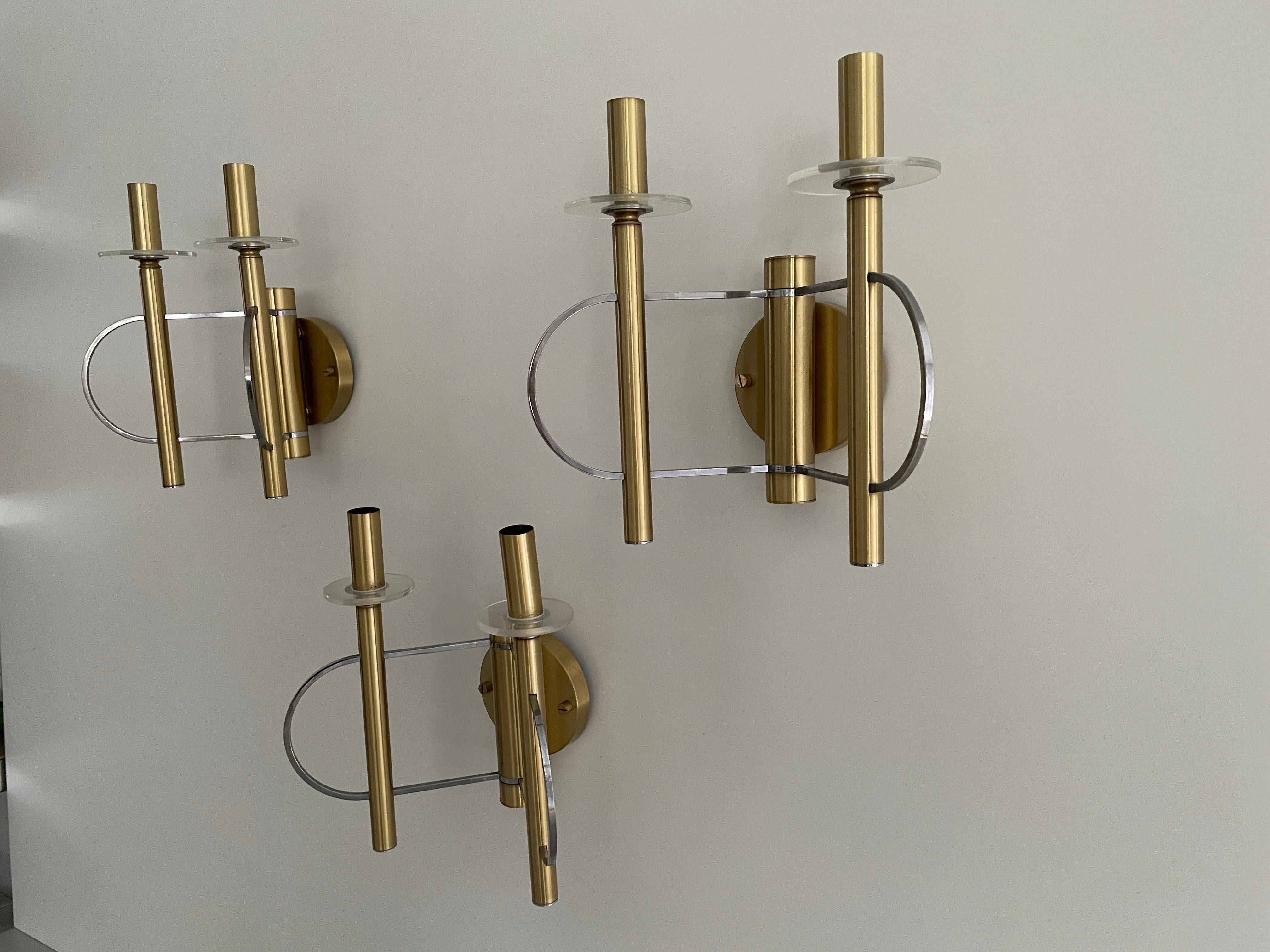 Italian Mid-century Modern Twin-shade Set of 3 Sconces by Sciolari, 1960s, Italy For Sale