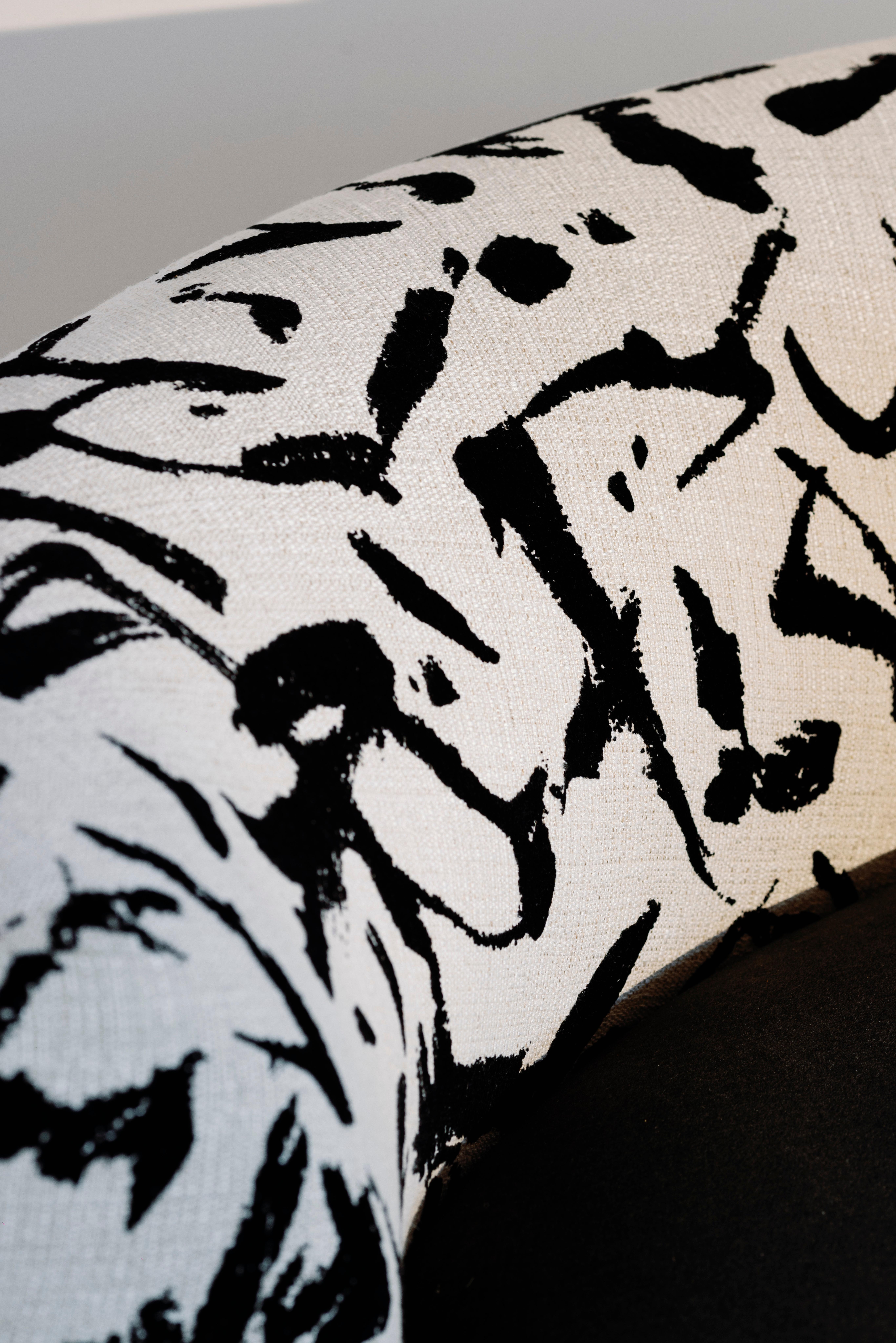 Canapé à jumeaux incurvé de style moderne du milieu du siècle, laiton, velours Dedar, fait main Greenapple Neuf - En vente à Lisboa, PT