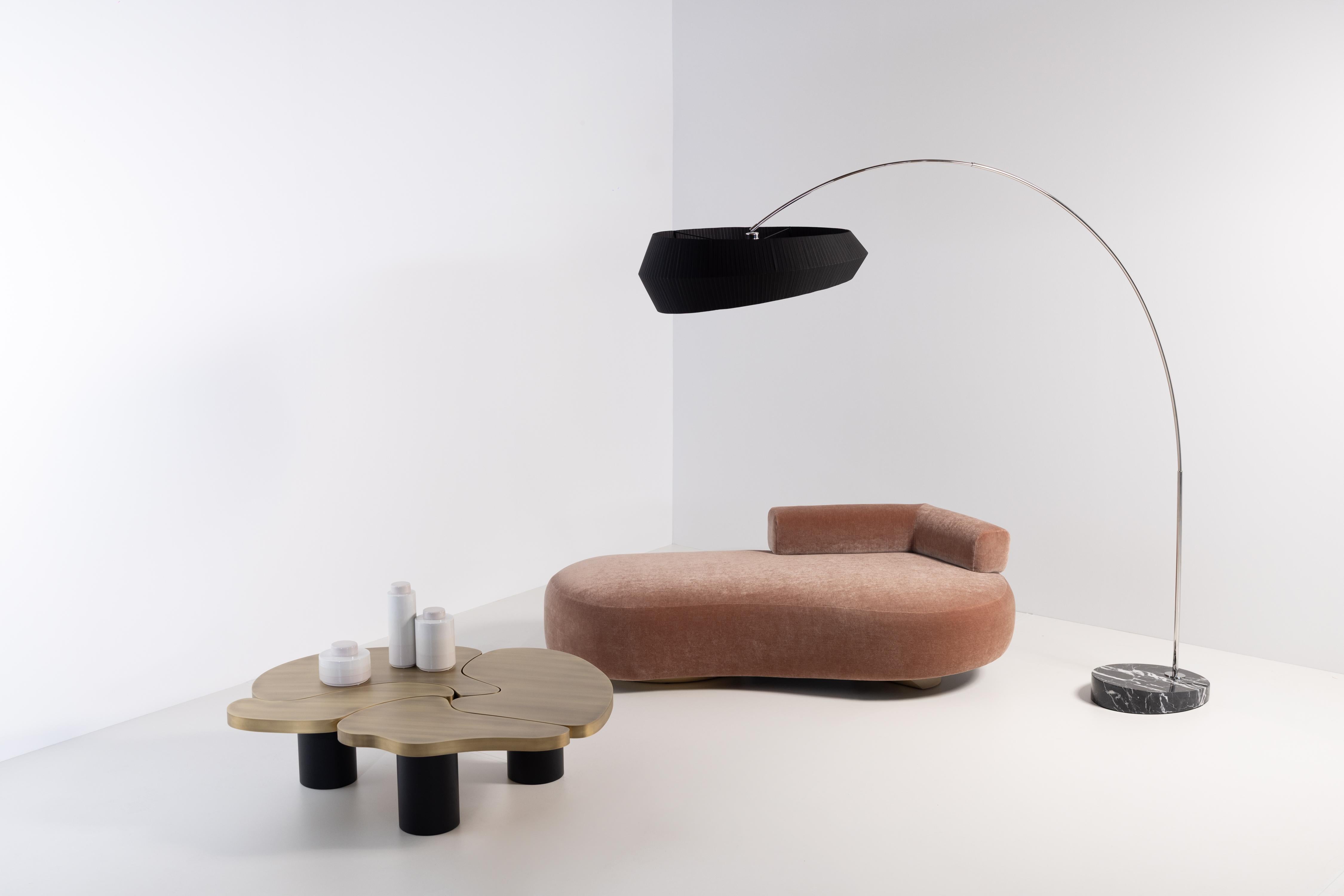 Twins Day Bed, Contemporary Collection, Handcrafted in Portugal - Europe by Greenapple.

The Twins daybed and its matching curved sofa share the same genes, yet each maintains a distinct identity, forming a pair defined by perfect asymmetry. With