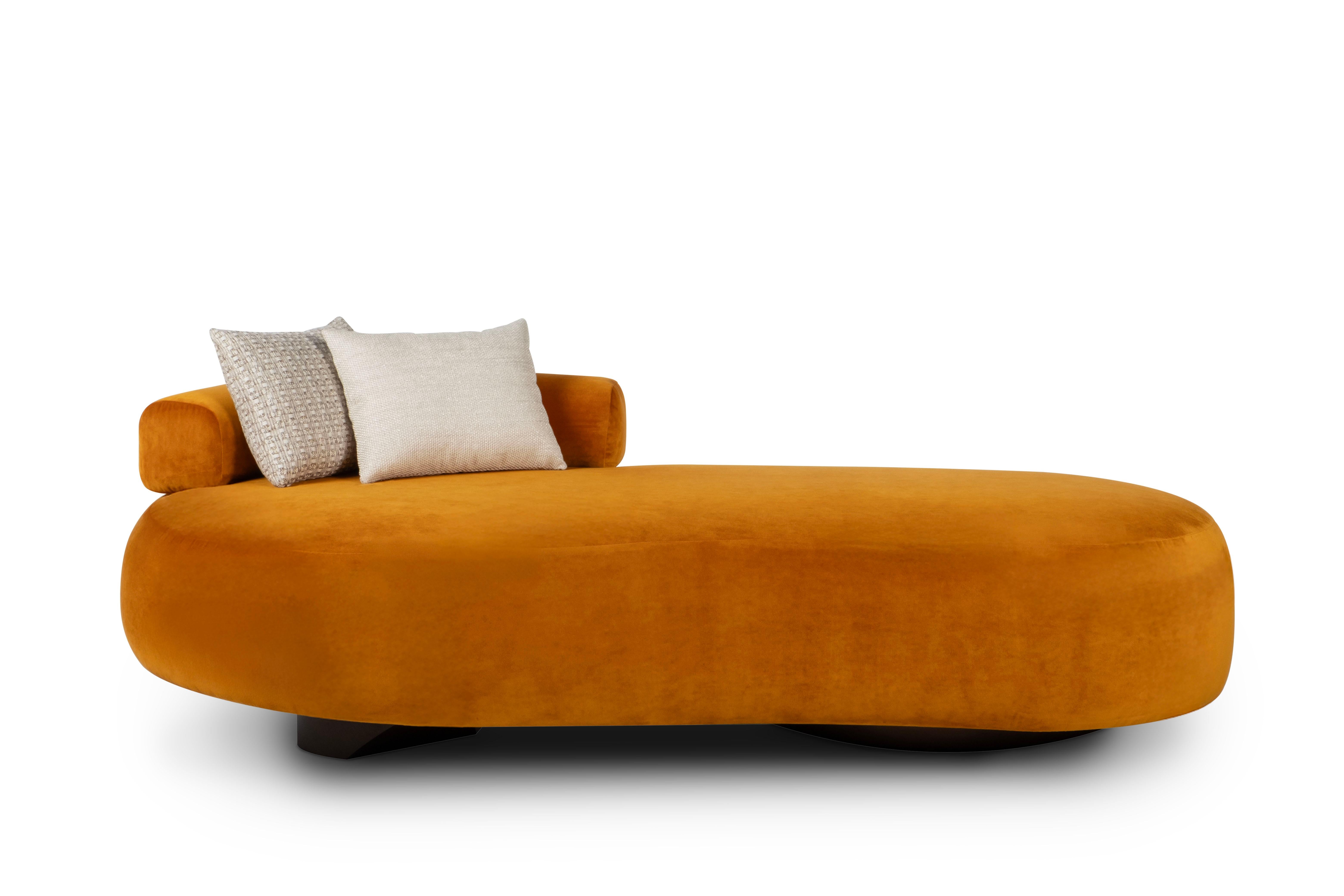 Tagesbett für Zwillinge, Collection'S Contemporary, handgefertigt in Portugal - Europa von Greenapple.

Das Daybed Twins und das dazugehörige geschwungene Sofa haben die gleichen Gene, sind aber dennoch eigenständig und bilden ein Paar, das sich