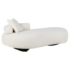 Letto a due piazze in bouclè bianco, fatto a mano in Portogallo da Greenapple