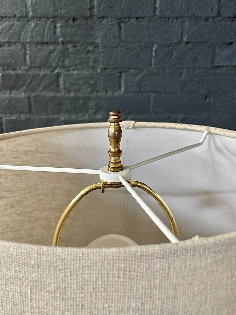 Mid-Century Modern Twisted Crystal Glass Table Lamp In Good Condition For Sale In Los Angeles, CA