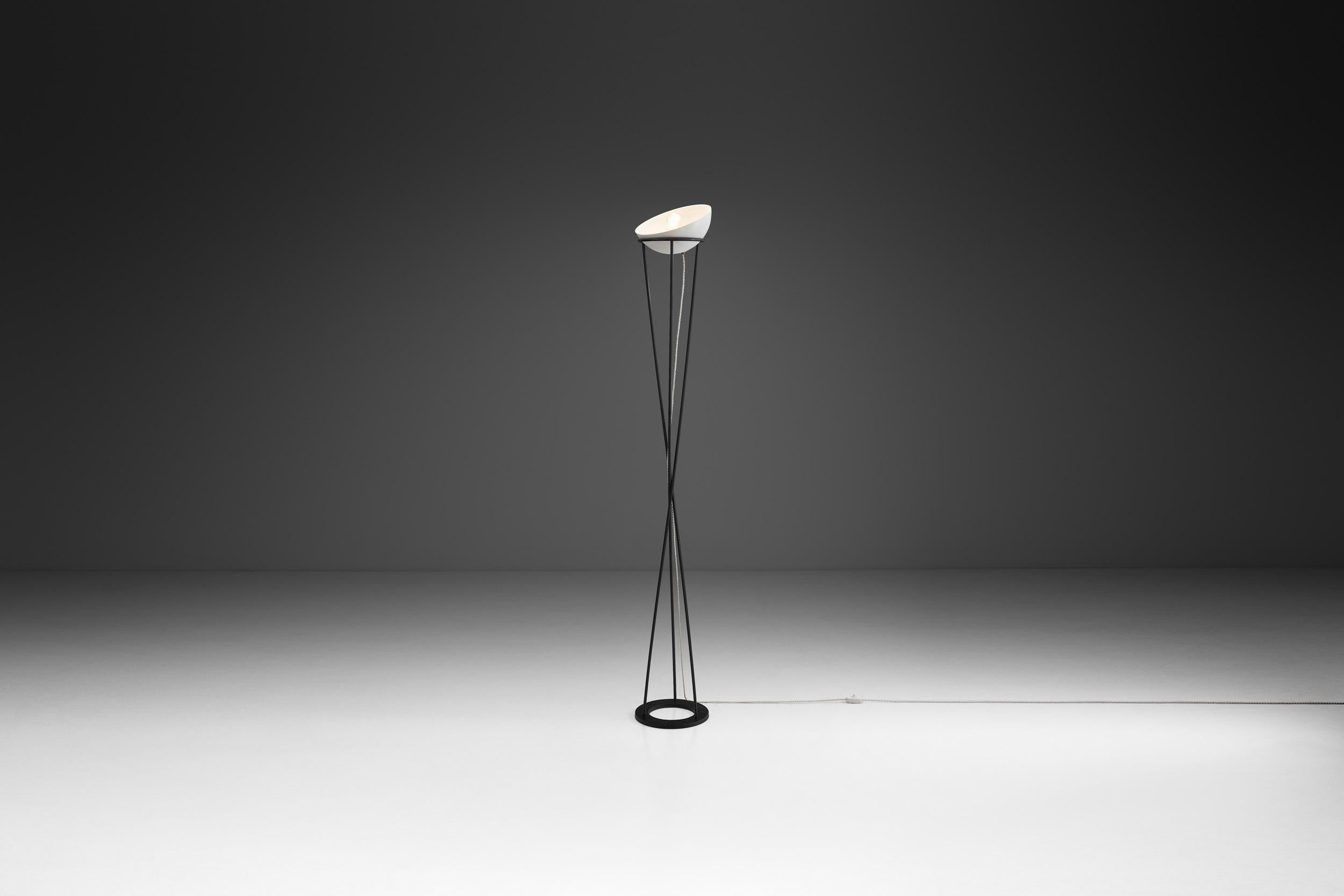 Mid-Century Modern Twisted Italian Floor Lamp, Italy 1950s For Sale 2