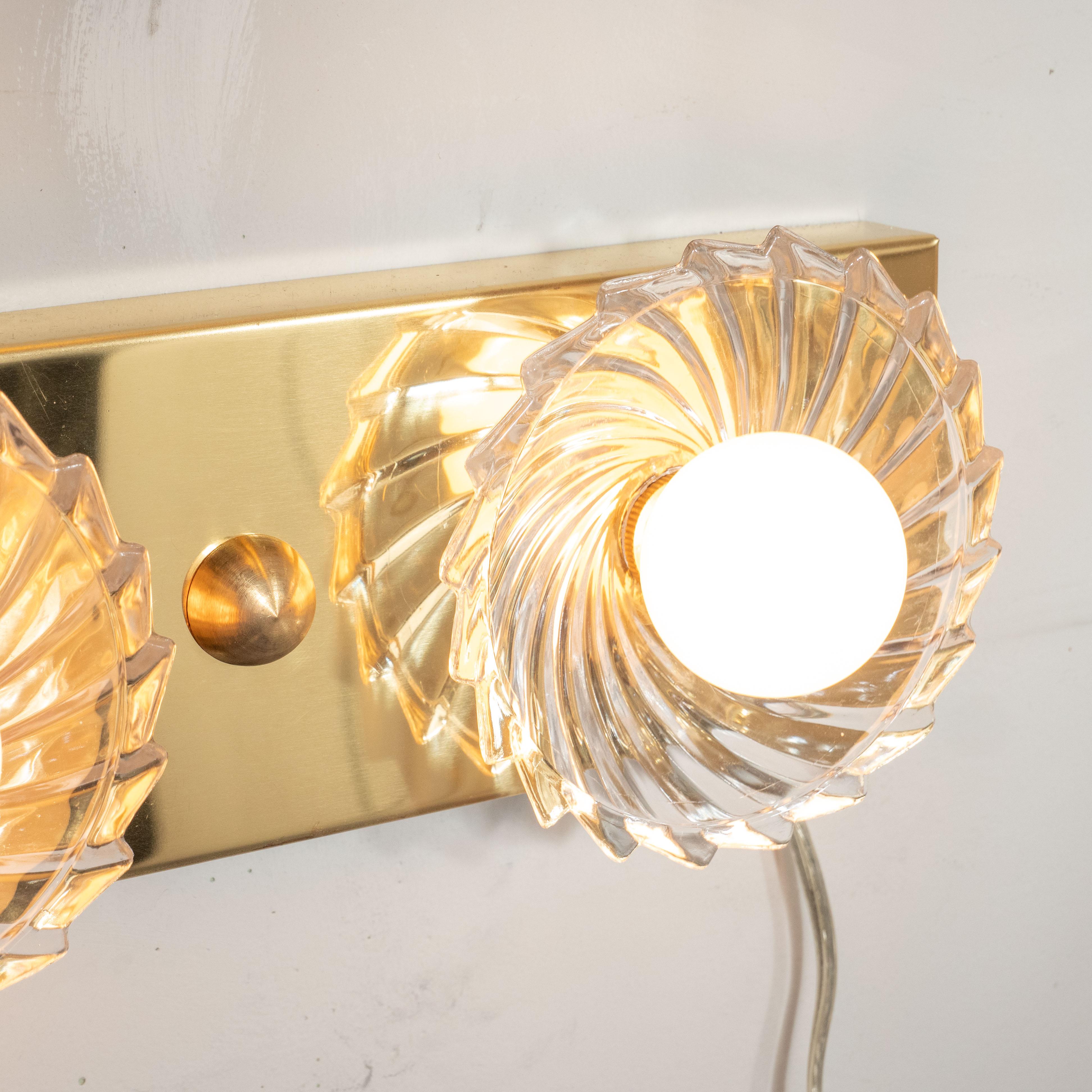 Mid-Century Modern Two Bulb Brass and Glass Pinwheel Vanity Sconce by Lightolier In Excellent Condition For Sale In New York, NY