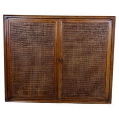 Mid Century Modern Two Door Cabinet mit verstellbaren Regalen & Cane Doors