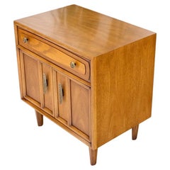 Vintage Mid Century Modern Two Doors Drawer Walnut End Table Nightstand Hammered Pulls