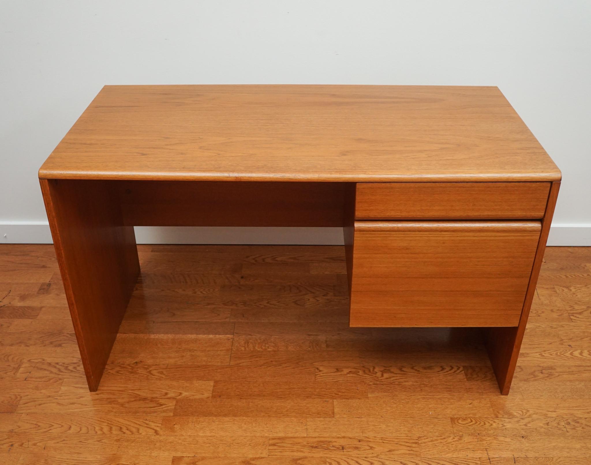 Mid-Century Modern Two-Drawer Teak Desk In Good Condition For Sale In Hudson, NY